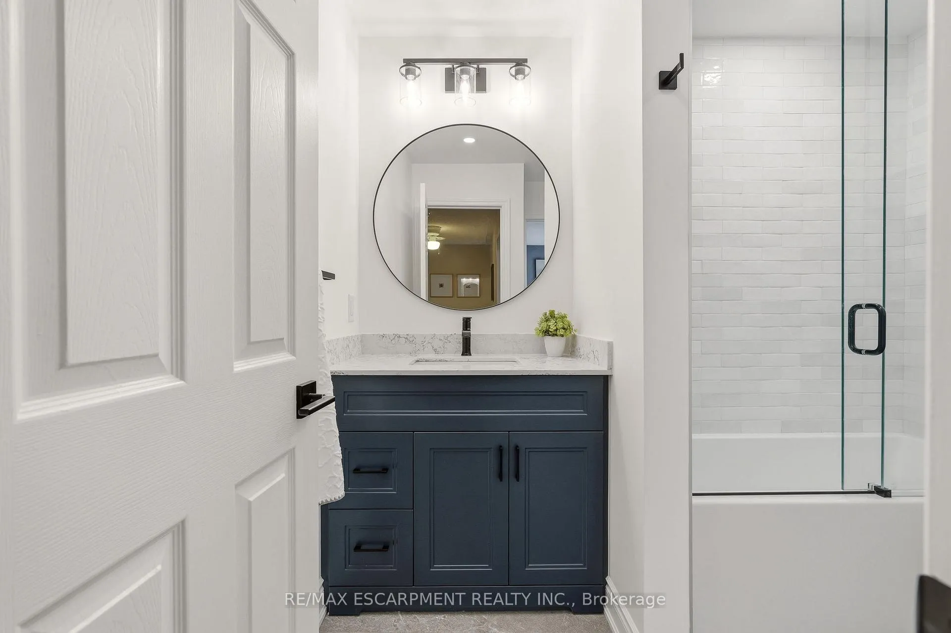 Photo 21 of 2089 Broadleaf Crescent, Burlington, Uptown — HOMEH