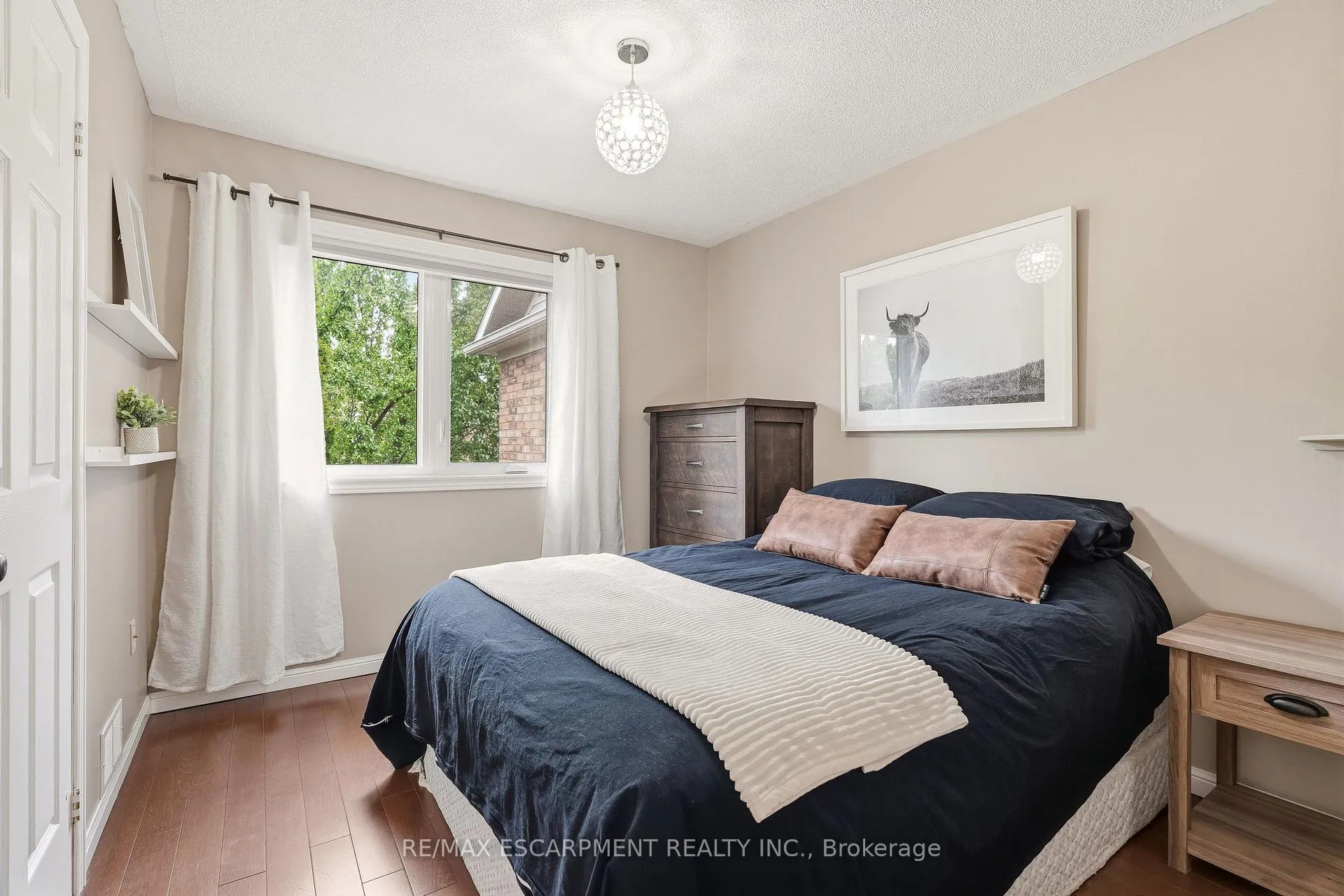 Photo 23 of 2089 Broadleaf Crescent, Burlington, Uptown — HOMEH