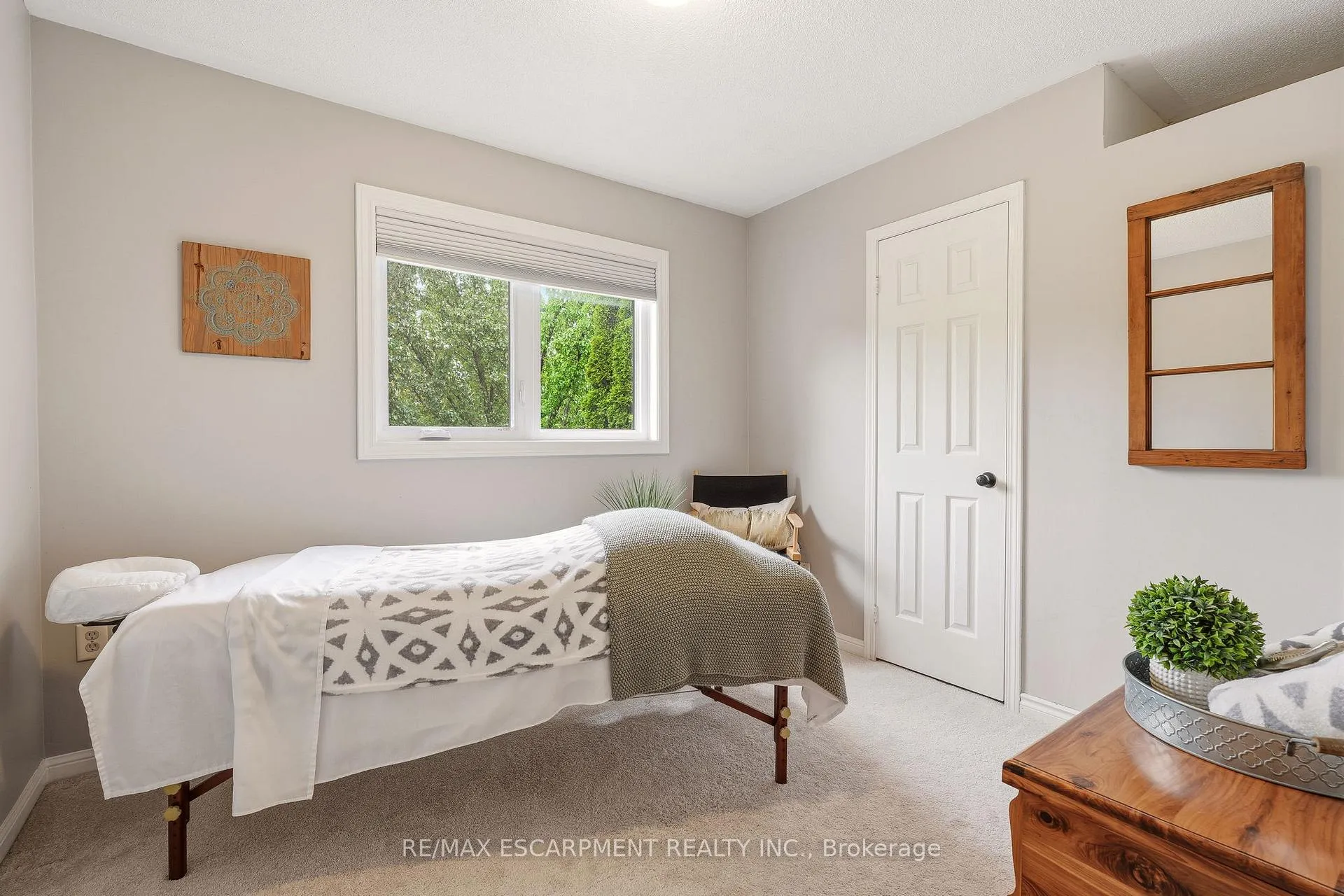 Photo 24 of 2089 Broadleaf Crescent, Burlington, Uptown — HOMEH