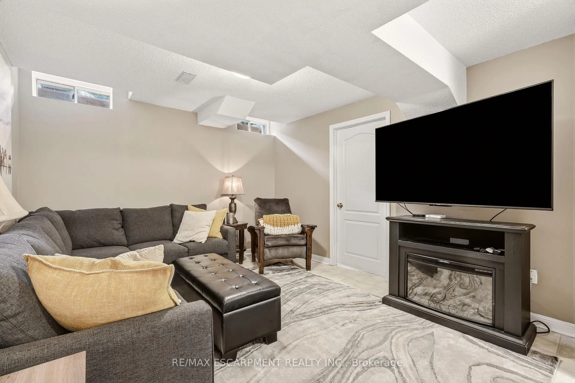 Photo 28 of 2089 Broadleaf Crescent, Burlington, Uptown — HOMEH