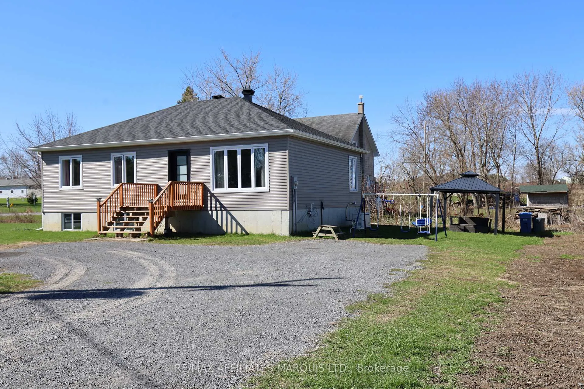 Photo 3 of 69 St Polycarp Street, North Stormont, Moose Creek — HOMEH