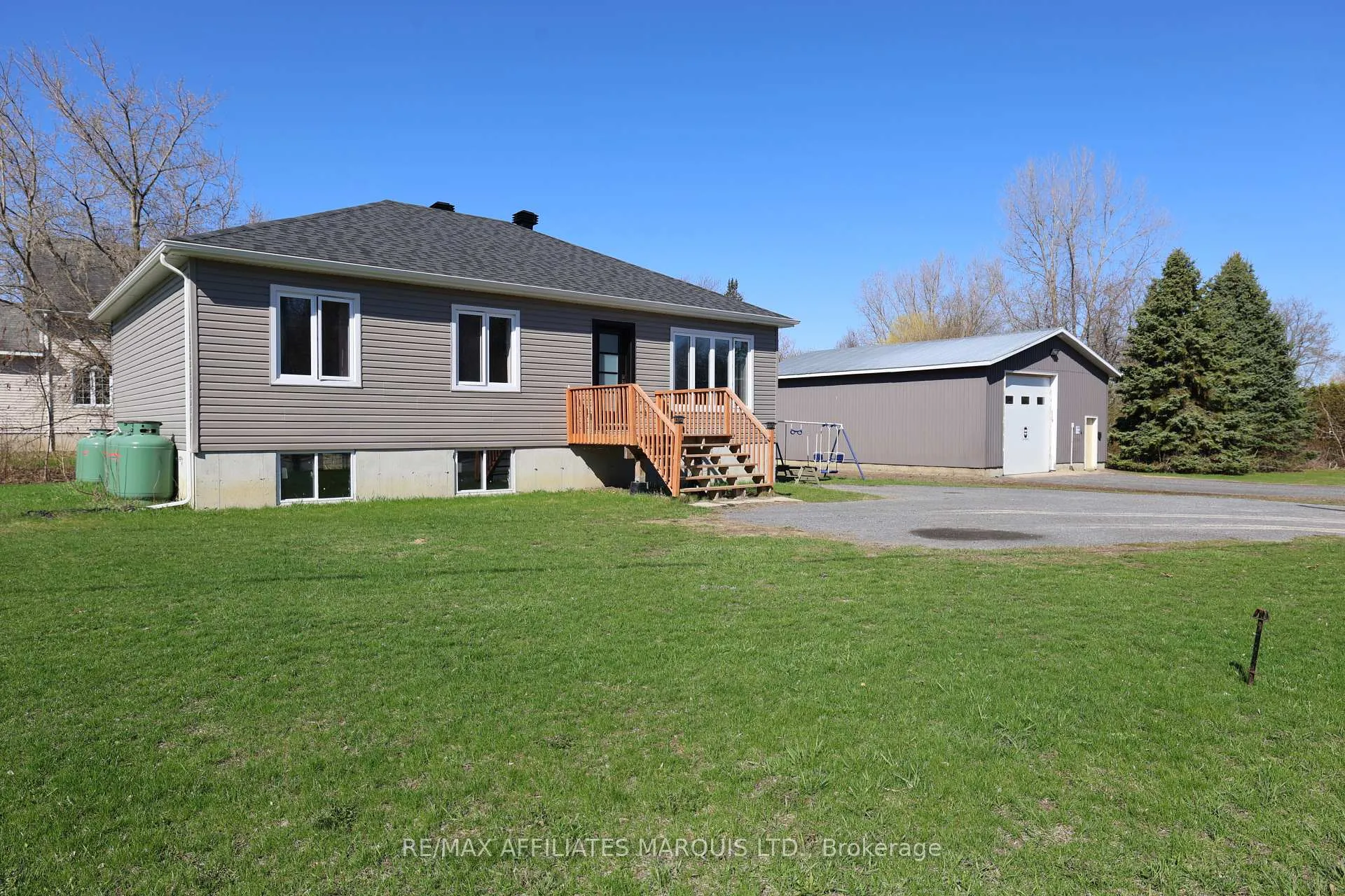 Photo 4 of 69 St Polycarp Street, North Stormont, Moose Creek — HOMEH