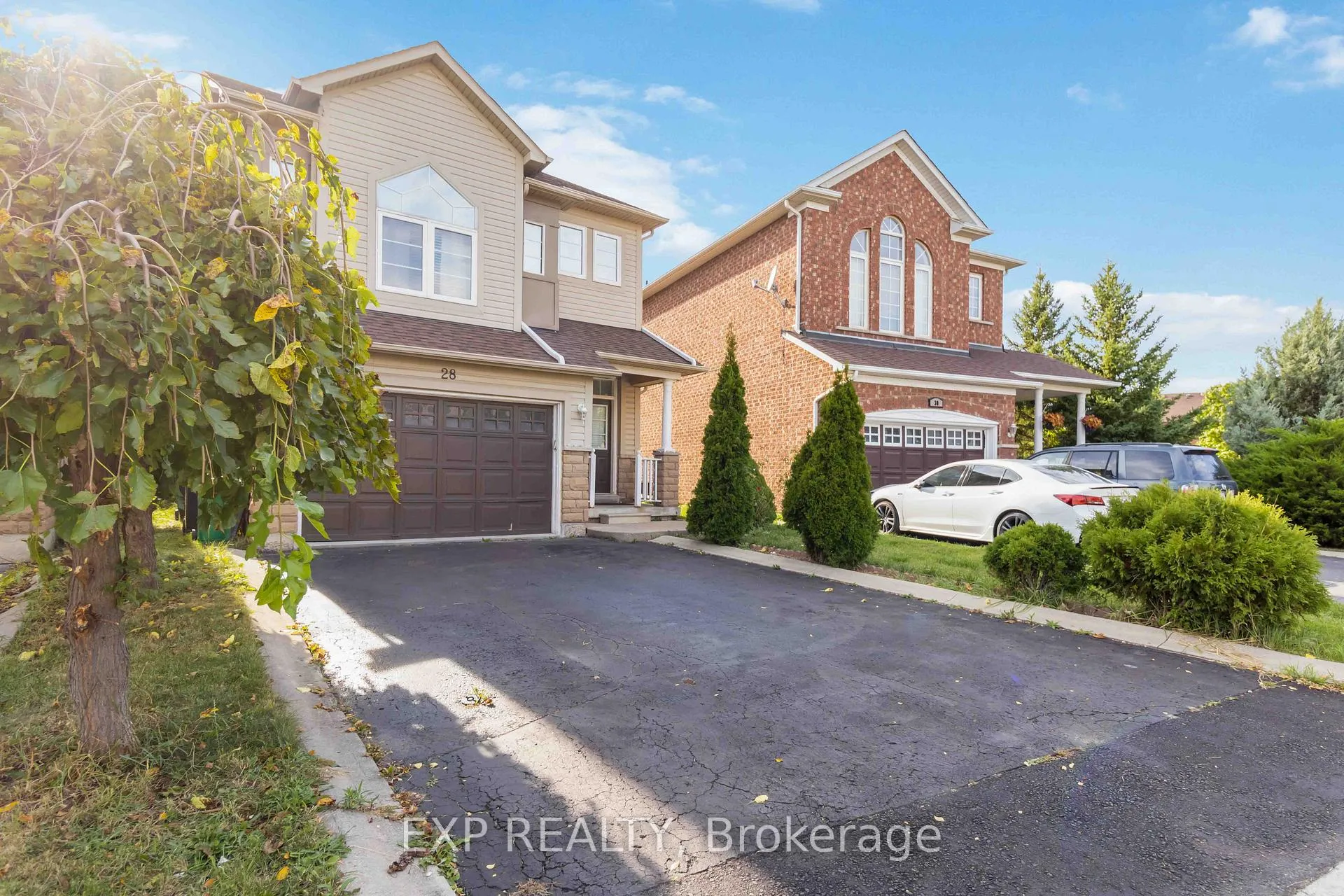Photo 3 of 28 Wandering Trail Drive, Brampton, Northwest Sandalwood Parkway — HOMEH