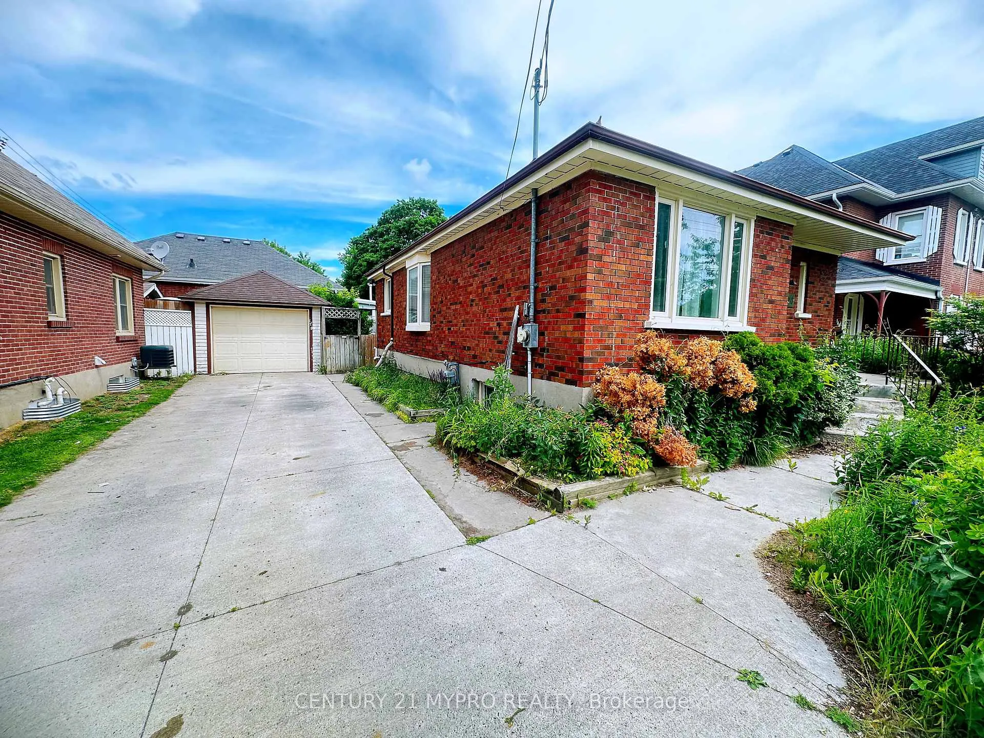 Photo 2 of 170 Morrow Street, Peterborough, Otonabee Ward 1 — HOMEH