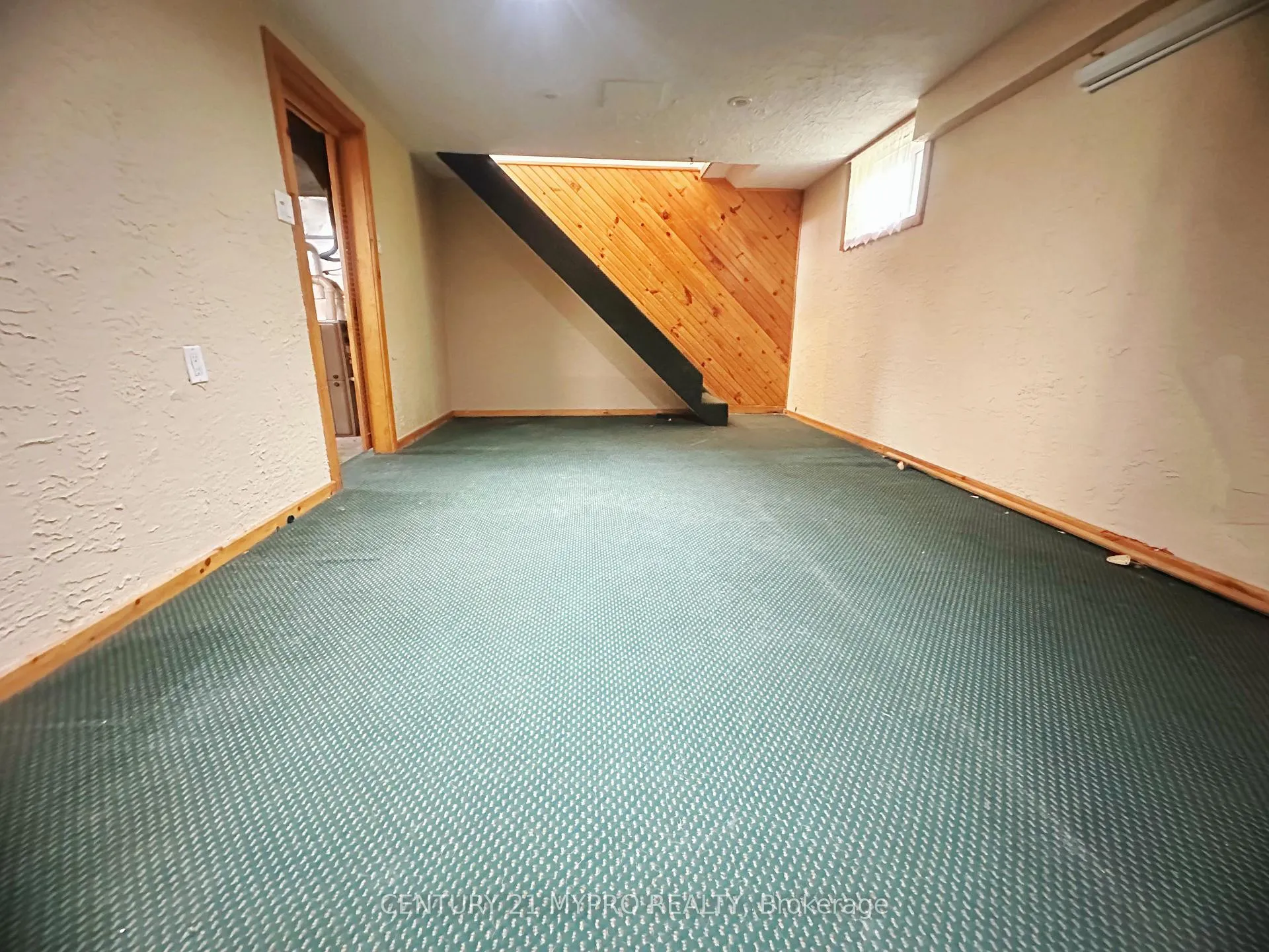 Photo 12 of 170 Morrow Street, Peterborough, Otonabee Ward 1 — HOMEH