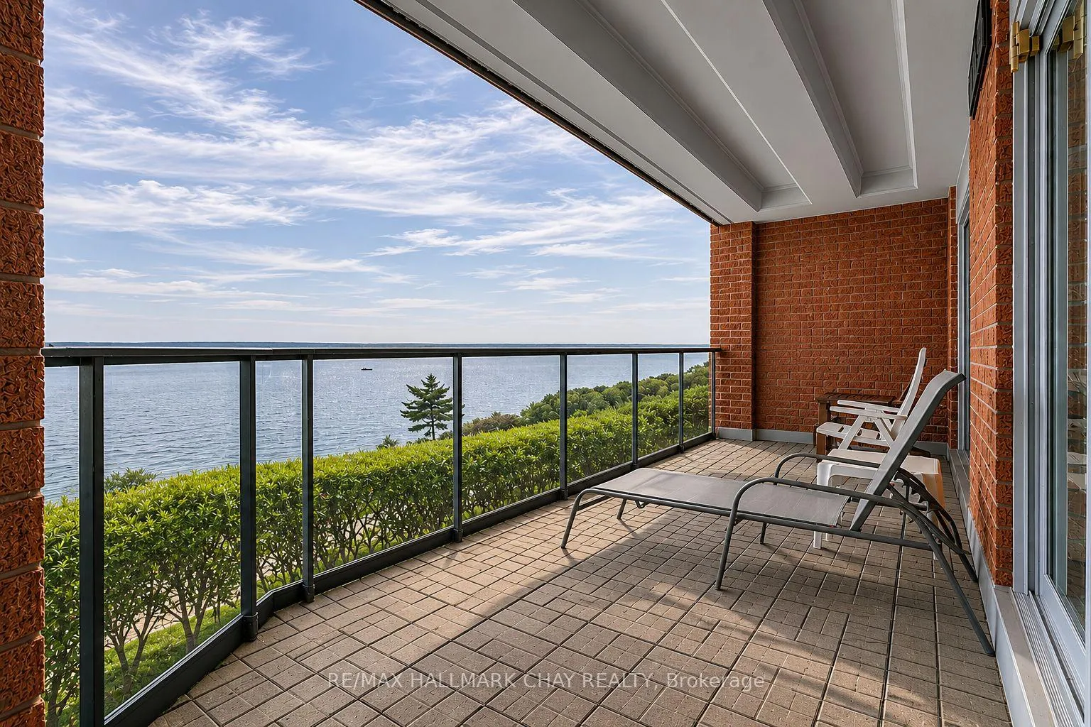 Photo 3 of Unit 103, 21 Kempenfelt Drive, Barrie, North Shore — HOMEH