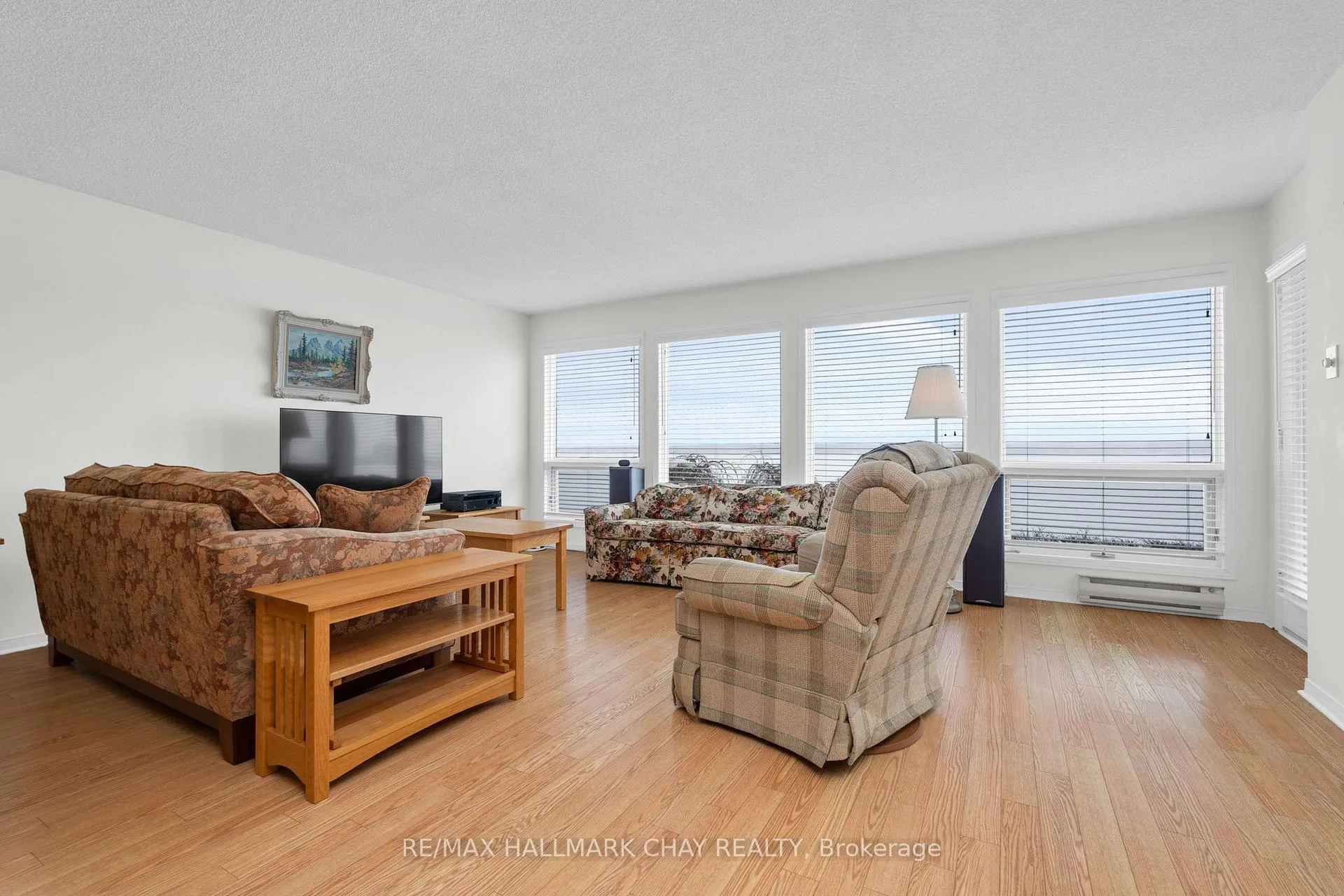 Photo 6 of Unit 103, 21 Kempenfelt Drive, Barrie, North Shore — HOMEH