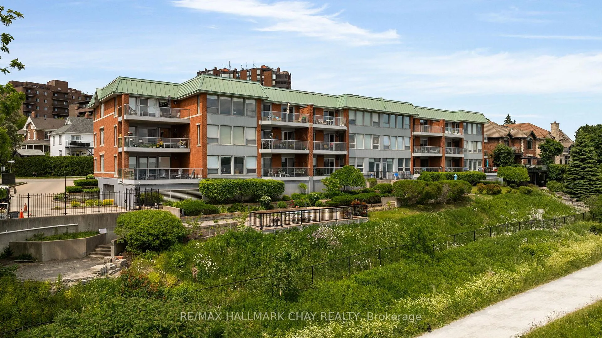 Photo 27 of Unit 103, 21 Kempenfelt Drive, Barrie, North Shore — HOMEH
