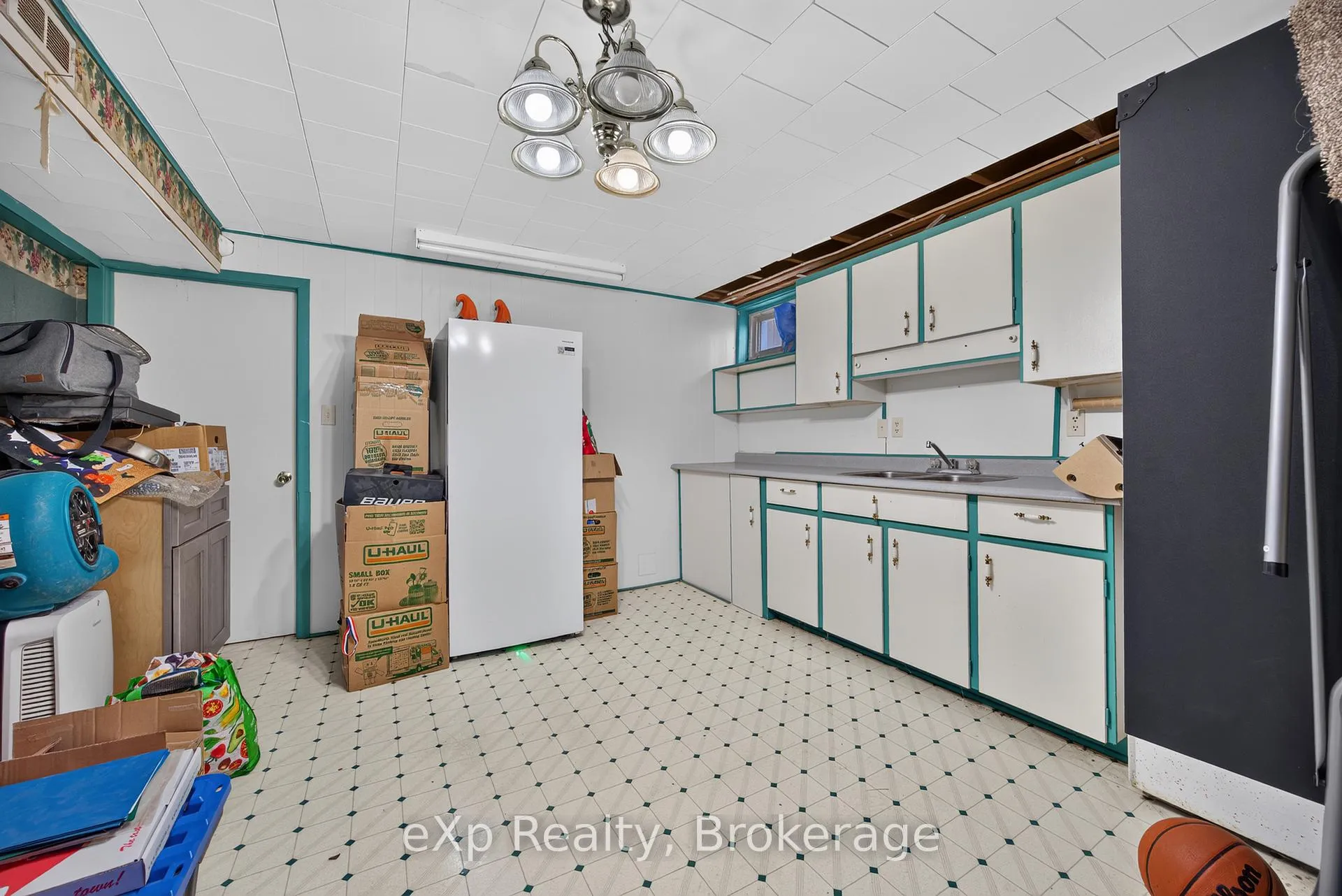 Photo 35 of 29 Concession Street E, Tillsonburg — HOMEH