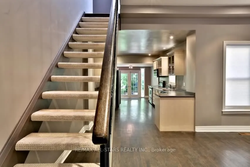 Photo 4 of 68 Macpherson Avenue, Toronto, The Annex — HOMEH