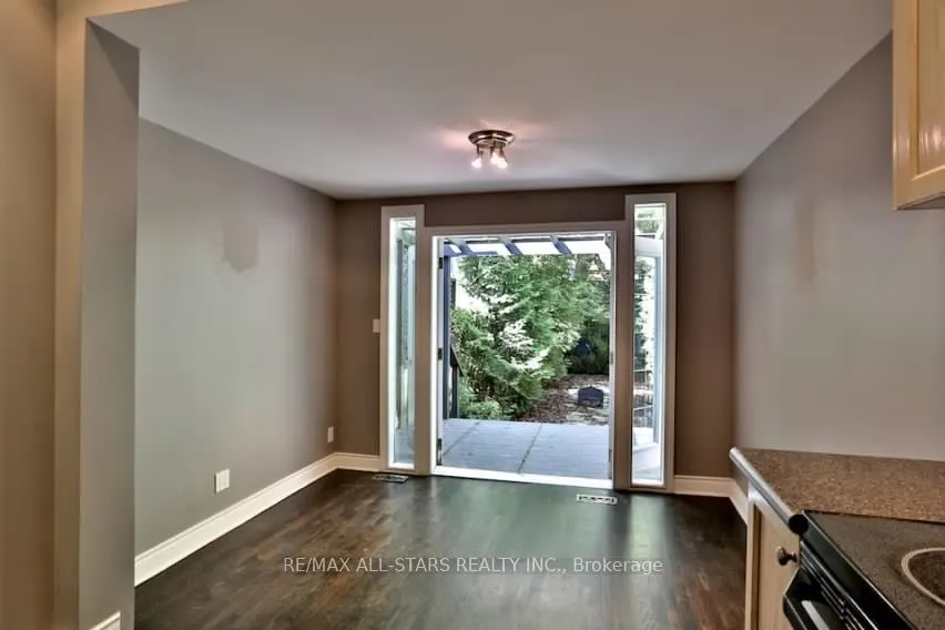 Photo 9 of 68 Macpherson Avenue, Toronto, The Annex — HOMEH