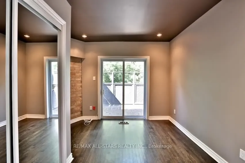 Photo 14 of 68 Macpherson Avenue, Toronto, The Annex — HOMEH