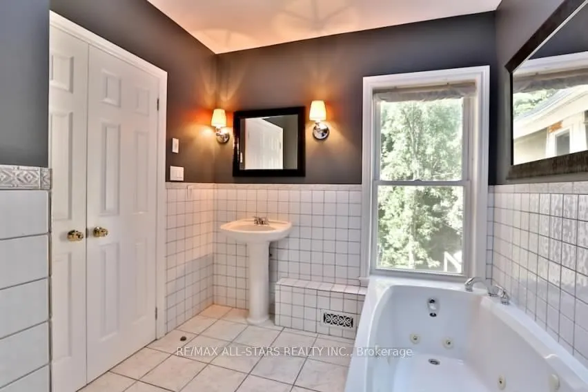 Photo 15 of 68 Macpherson Avenue, Toronto, The Annex — HOMEH