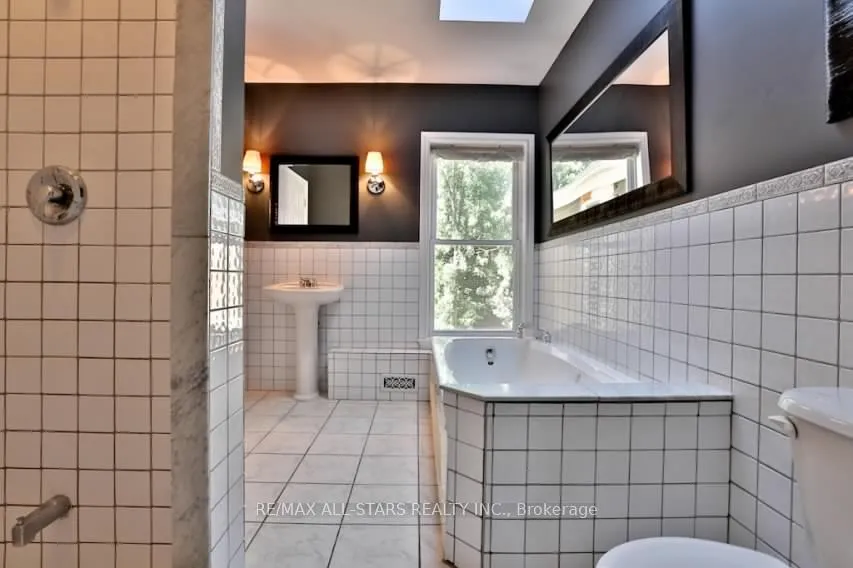 Photo 16 of 68 Macpherson Avenue, Toronto, The Annex — HOMEH