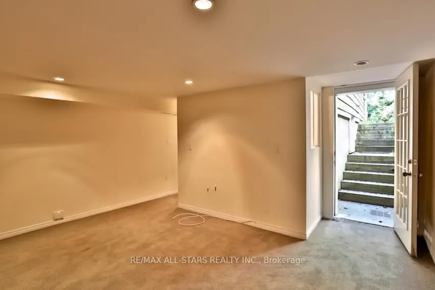 Photo 17 of 68 Macpherson Avenue, Toronto, The Annex — HOMEH
