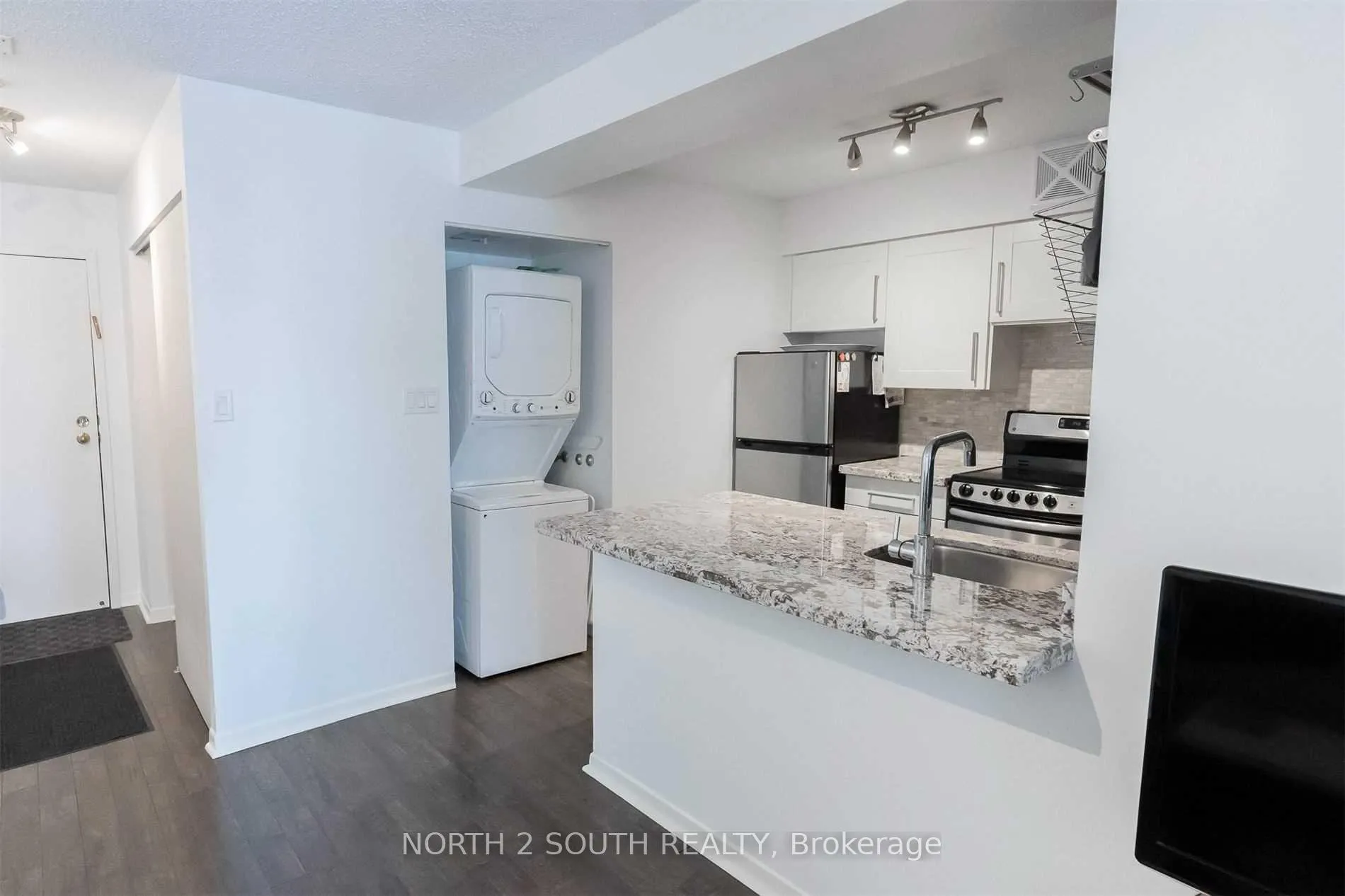 Photo 4 of Unit 704, 44 St Joseph Street, Toronto, Bay Street Corridor — HOMEH