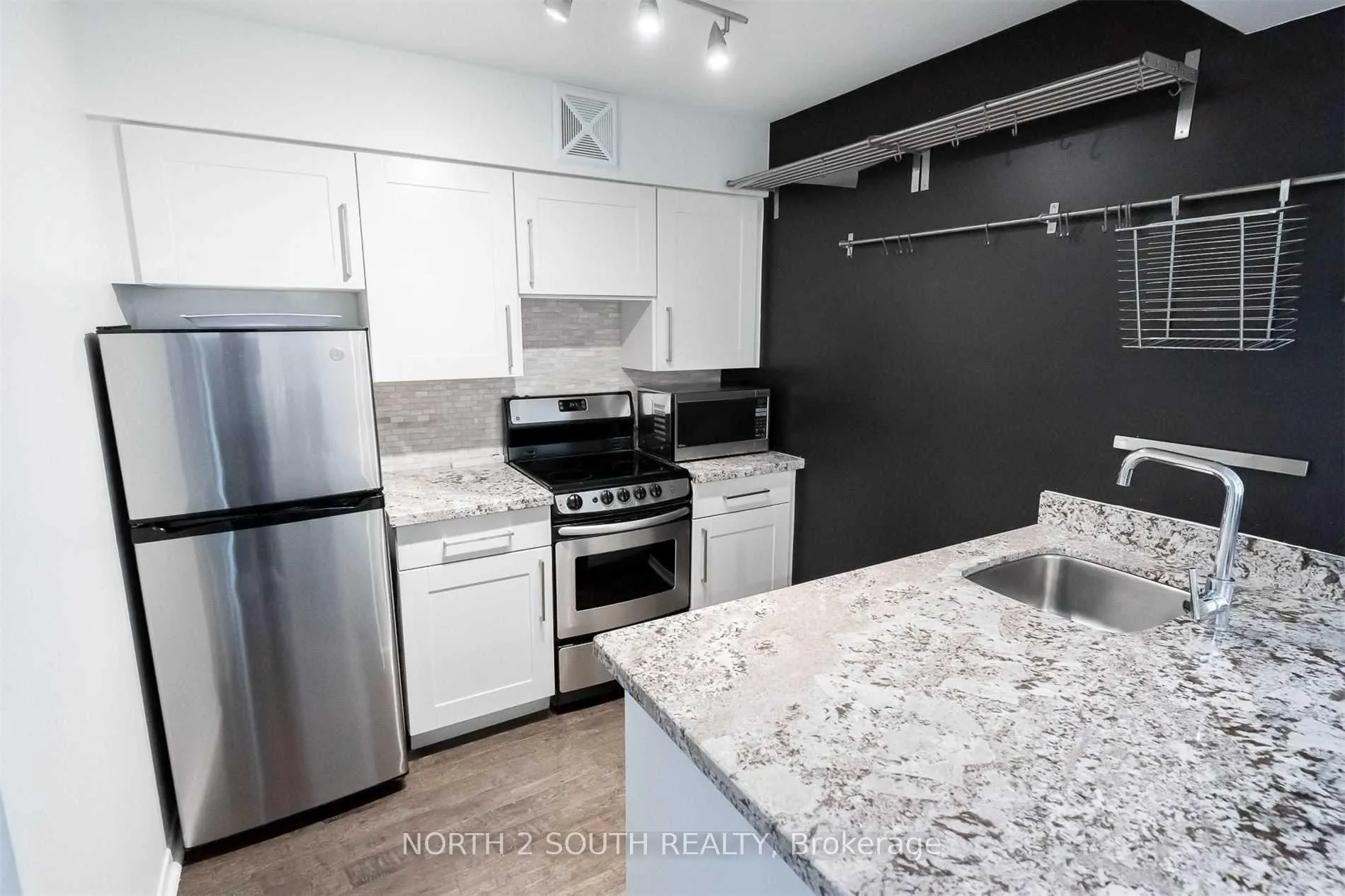 Photo 8 of Unit 704, 44 St Joseph Street, Toronto, Bay Street Corridor — HOMEH