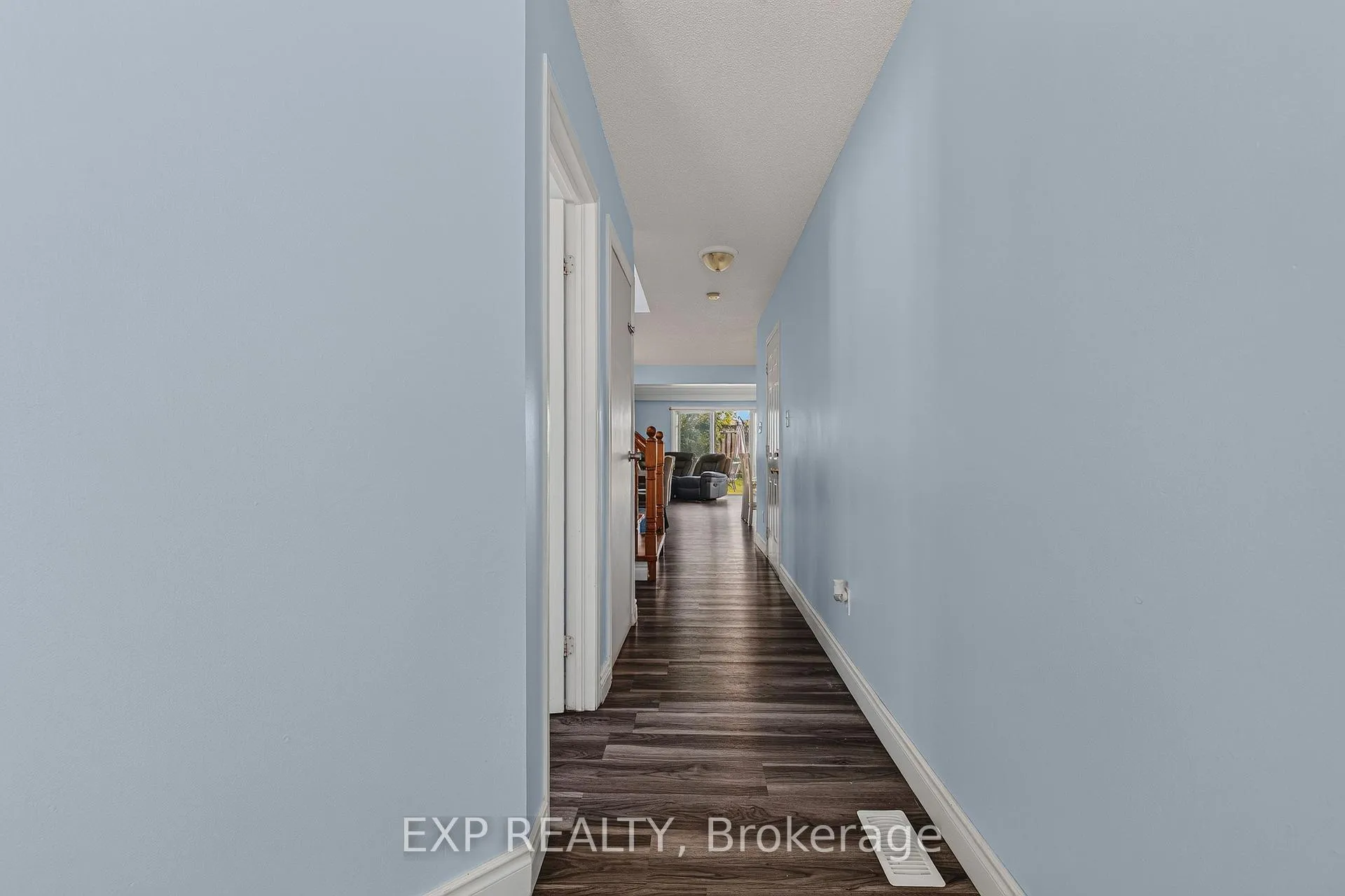 Photo 2 of 196 Max Becker Drive, Kitchener, Larentian West — HOMEH