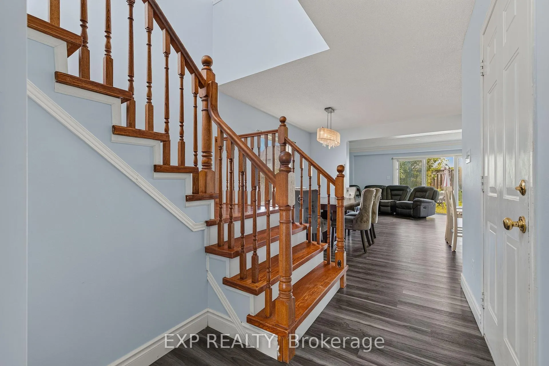 Photo 3 of 196 Max Becker Drive, Kitchener, Larentian West — HOMEH