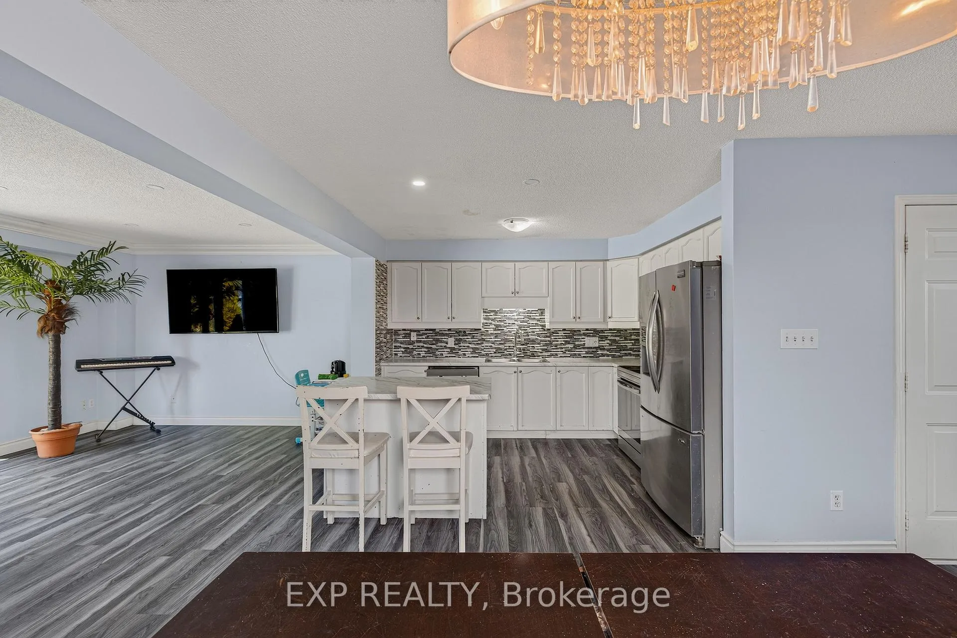 Photo 5 of 196 Max Becker Drive, Kitchener, Larentian West — HOMEH