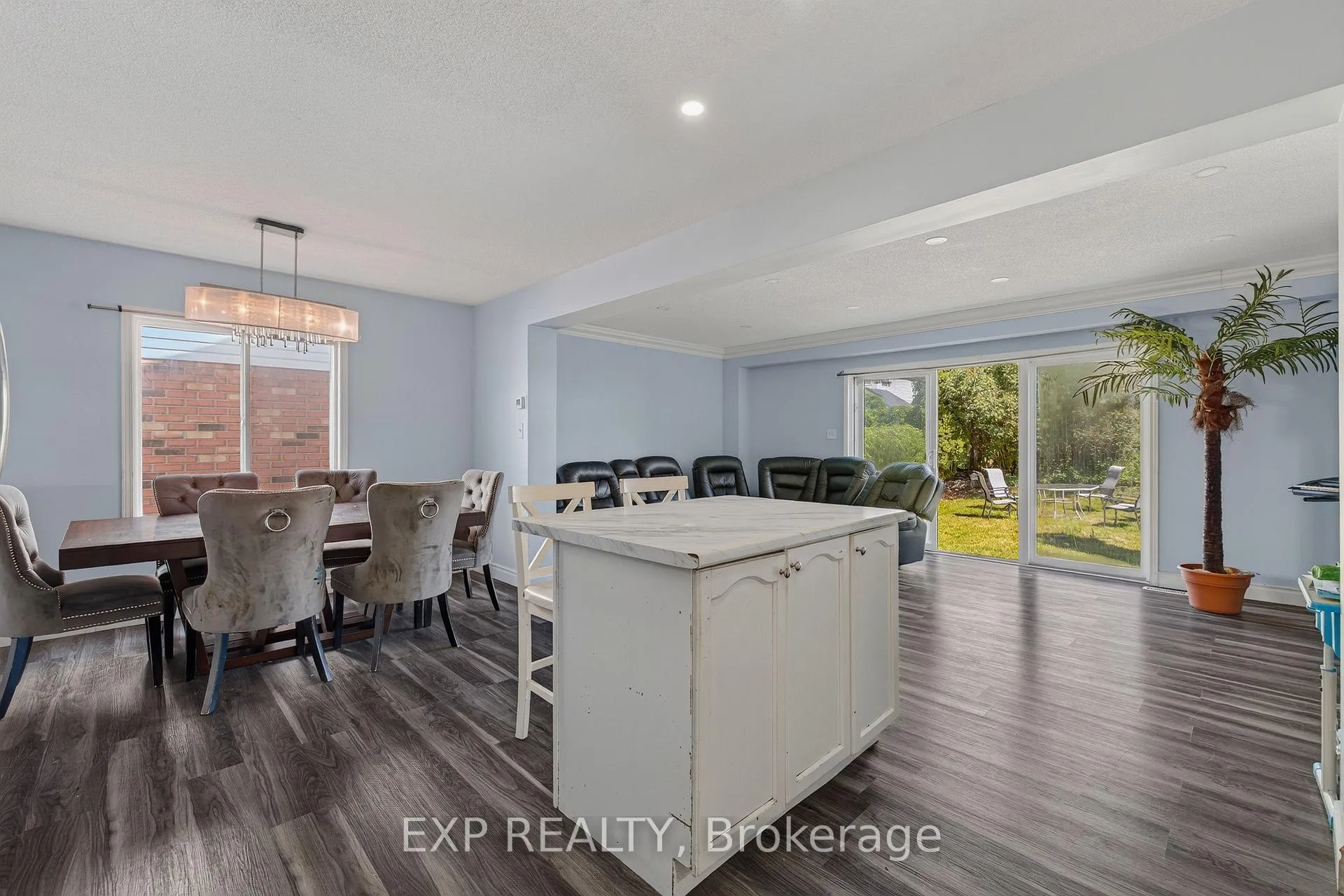 Photo 8 of 196 Max Becker Drive, Kitchener, Larentian West — HOMEH