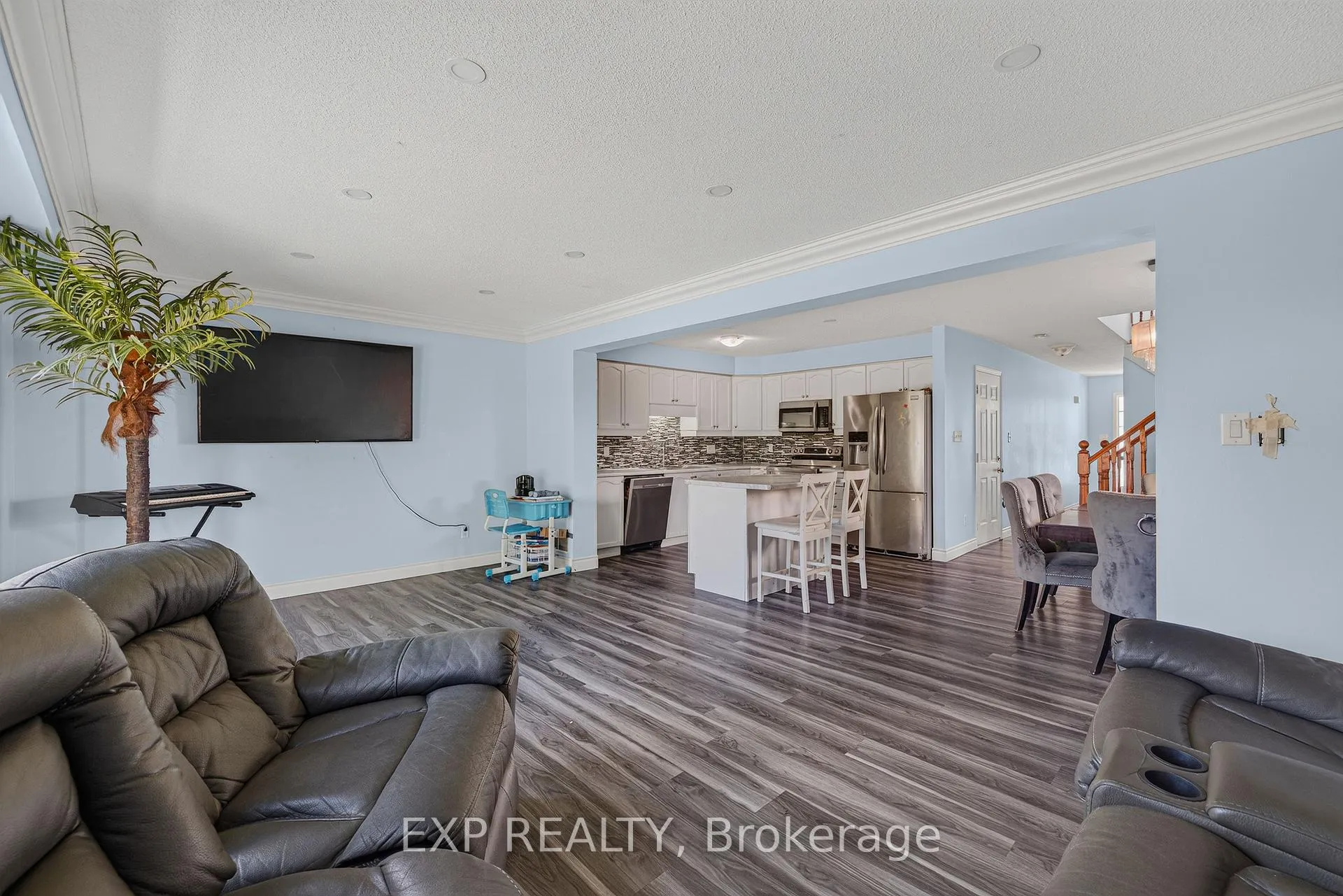 Photo 12 of 196 Max Becker Drive, Kitchener, Larentian West — HOMEH