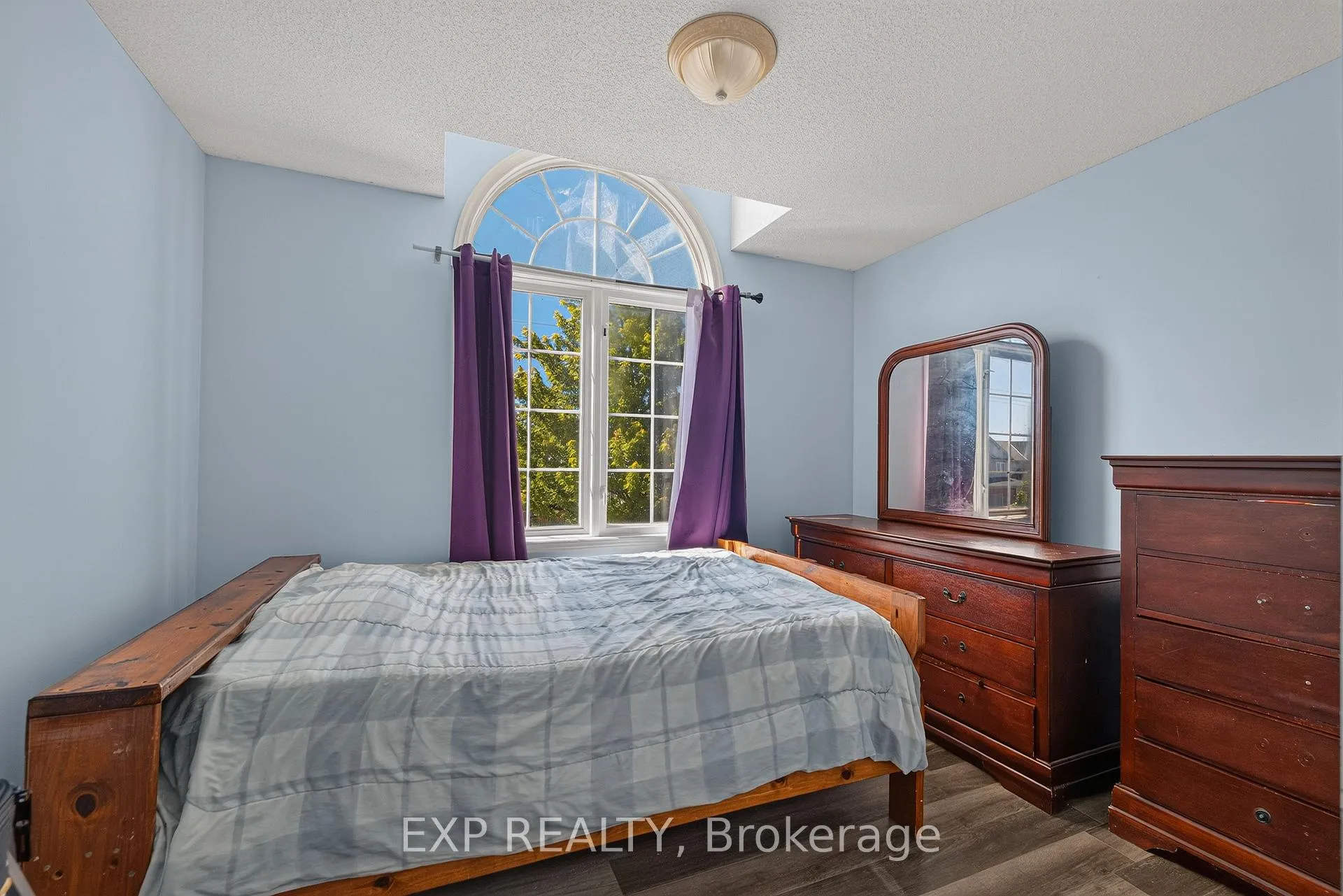 Photo 15 of 196 Max Becker Drive, Kitchener, Larentian West — HOMEH