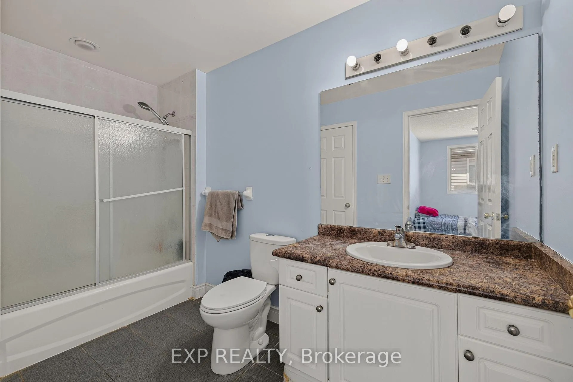 Photo 21 of 196 Max Becker Drive, Kitchener, Larentian West — HOMEH