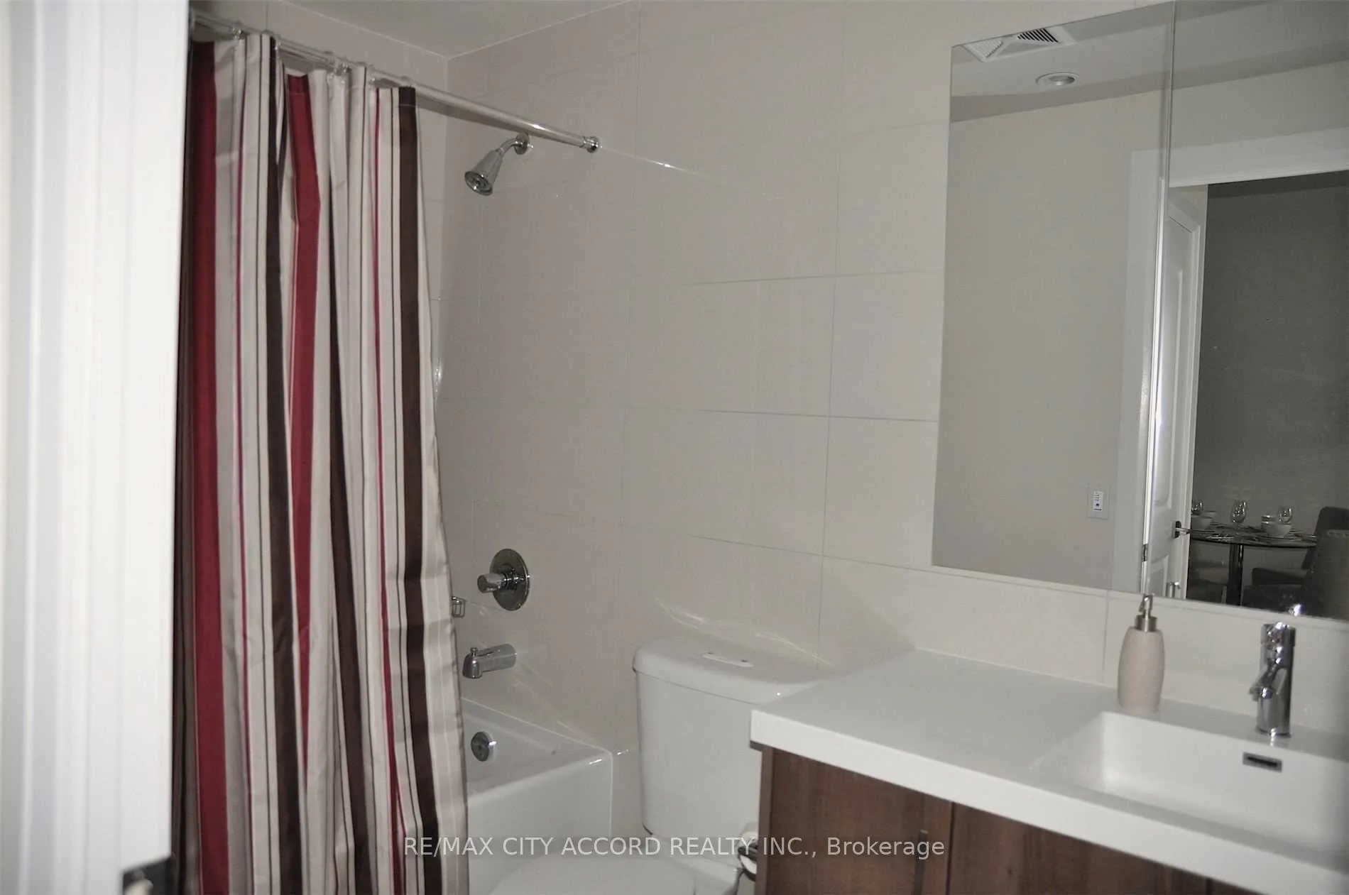 Photo 8 of Unit 128, 1 Old Mill Drive, Toronto, High Park-Swansea — HOMEH