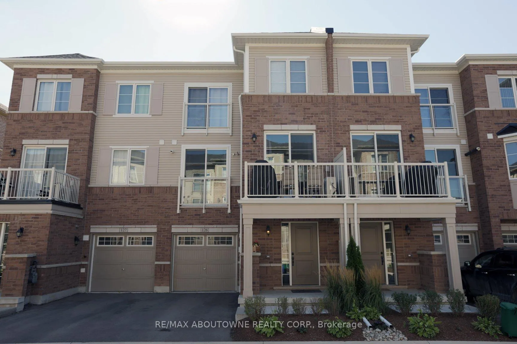 Photo 2 of Unit 126, 165 Hampshire Way, Milton, Dempsey — HOMEH