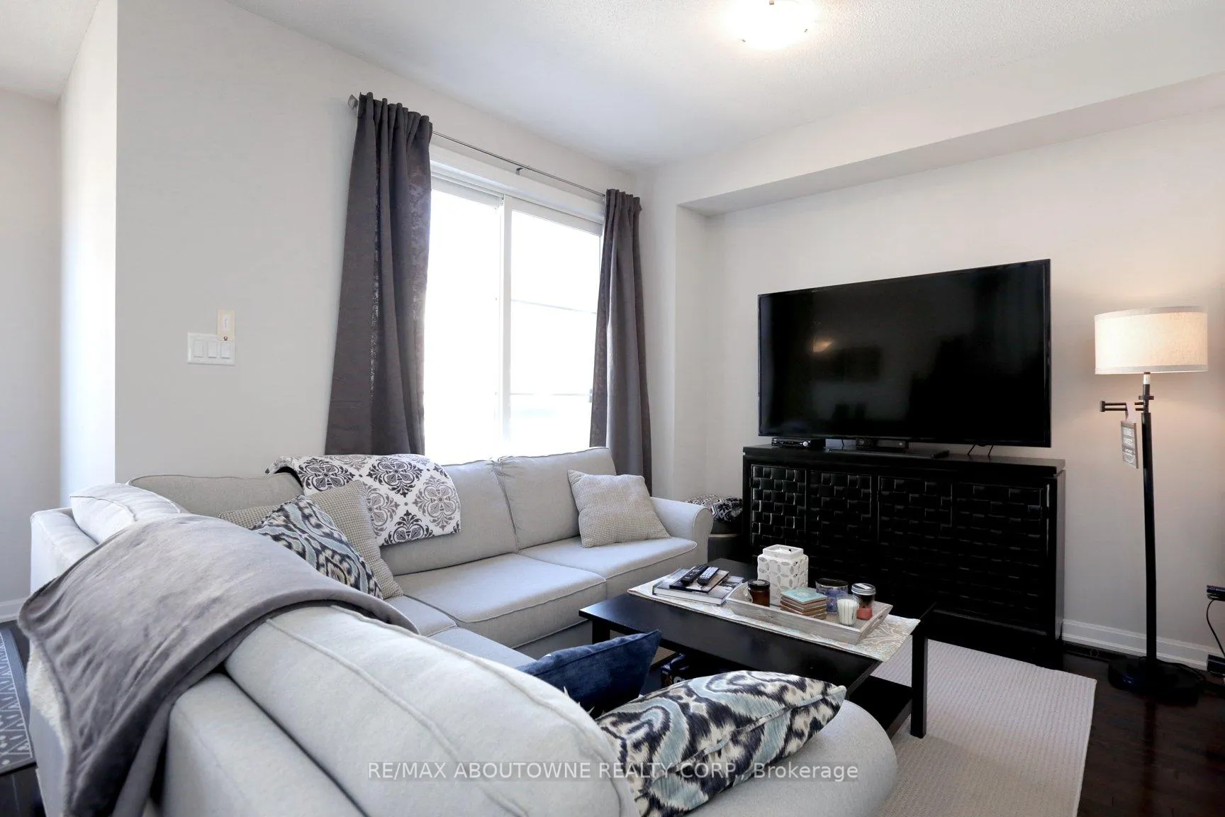 Photo 9 of Unit 126, 165 Hampshire Way, Milton, Dempsey — HOMEH