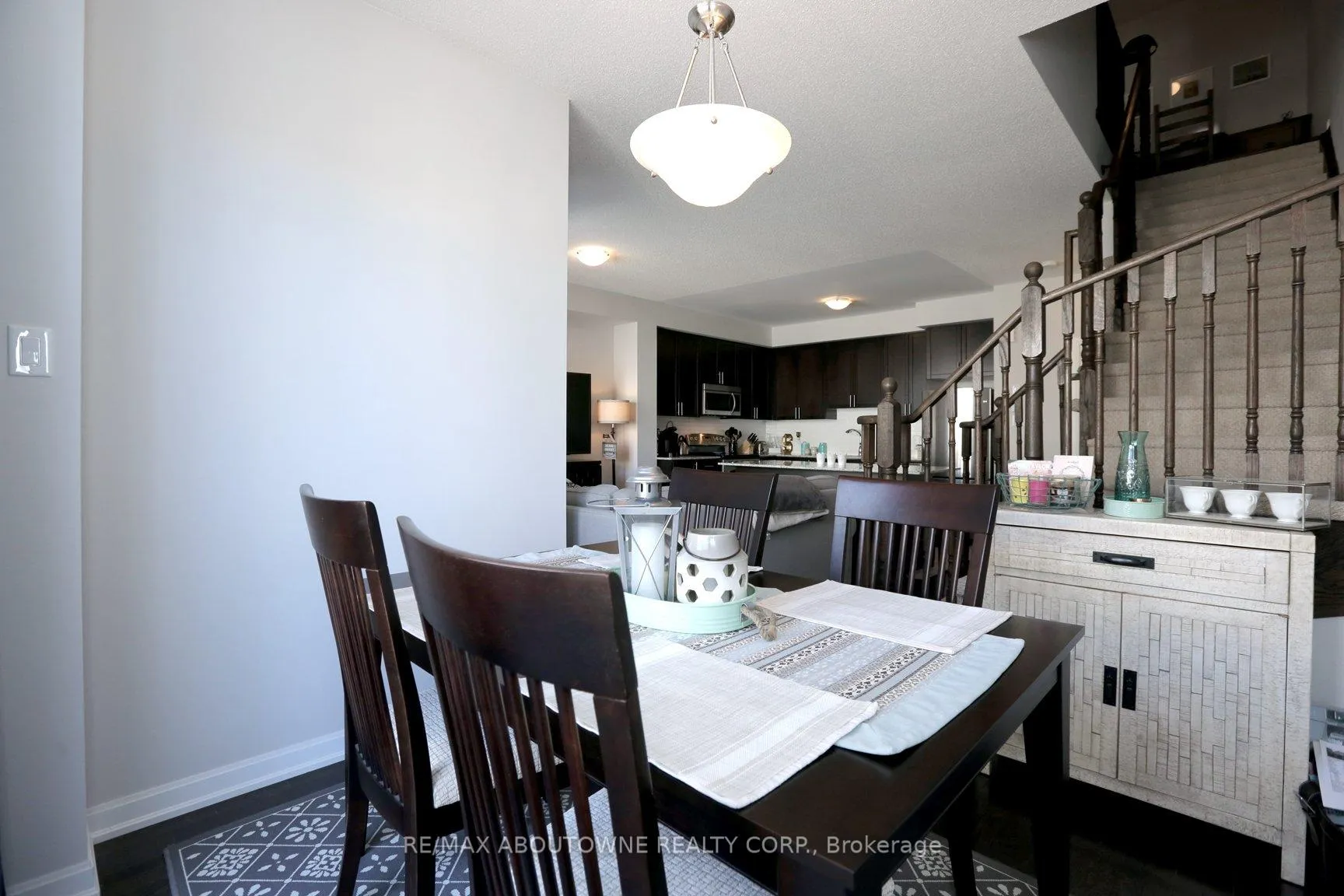 Photo 12 of Unit 126, 165 Hampshire Way, Milton, Dempsey — HOMEH