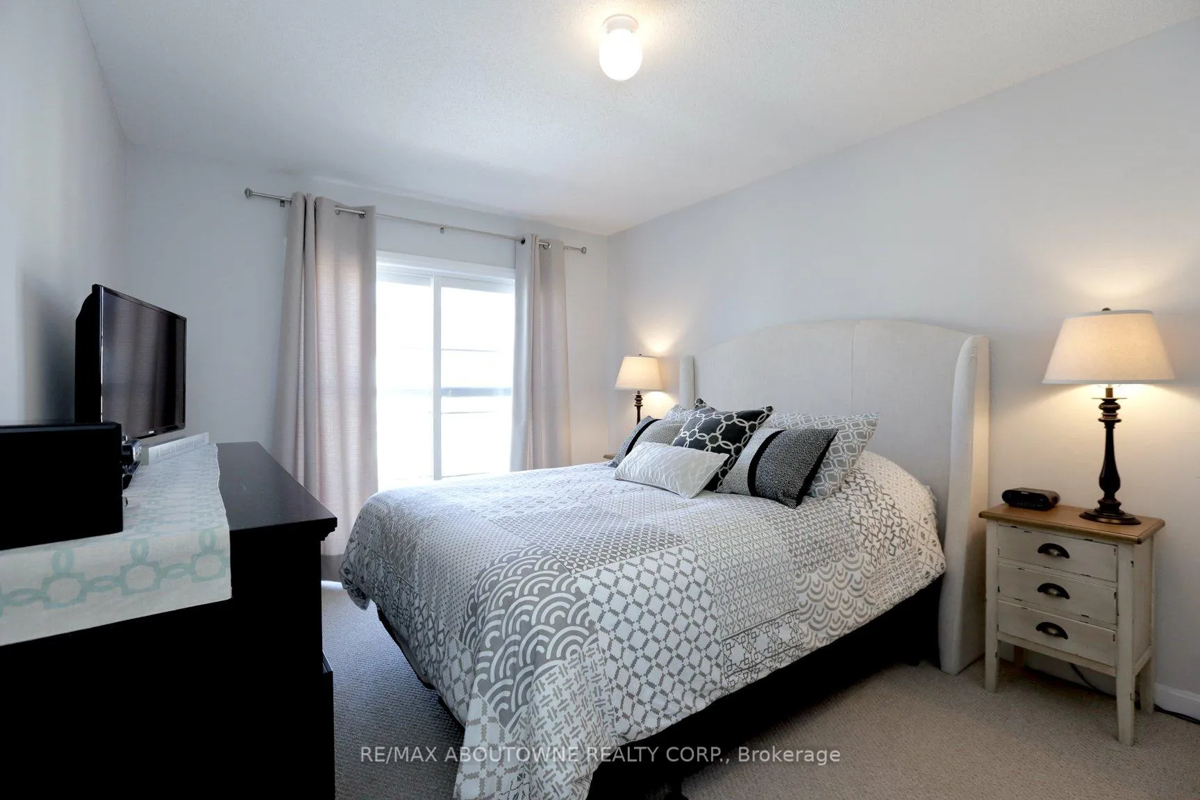 Photo 14 of Unit 126, 165 Hampshire Way, Milton, Dempsey — HOMEH