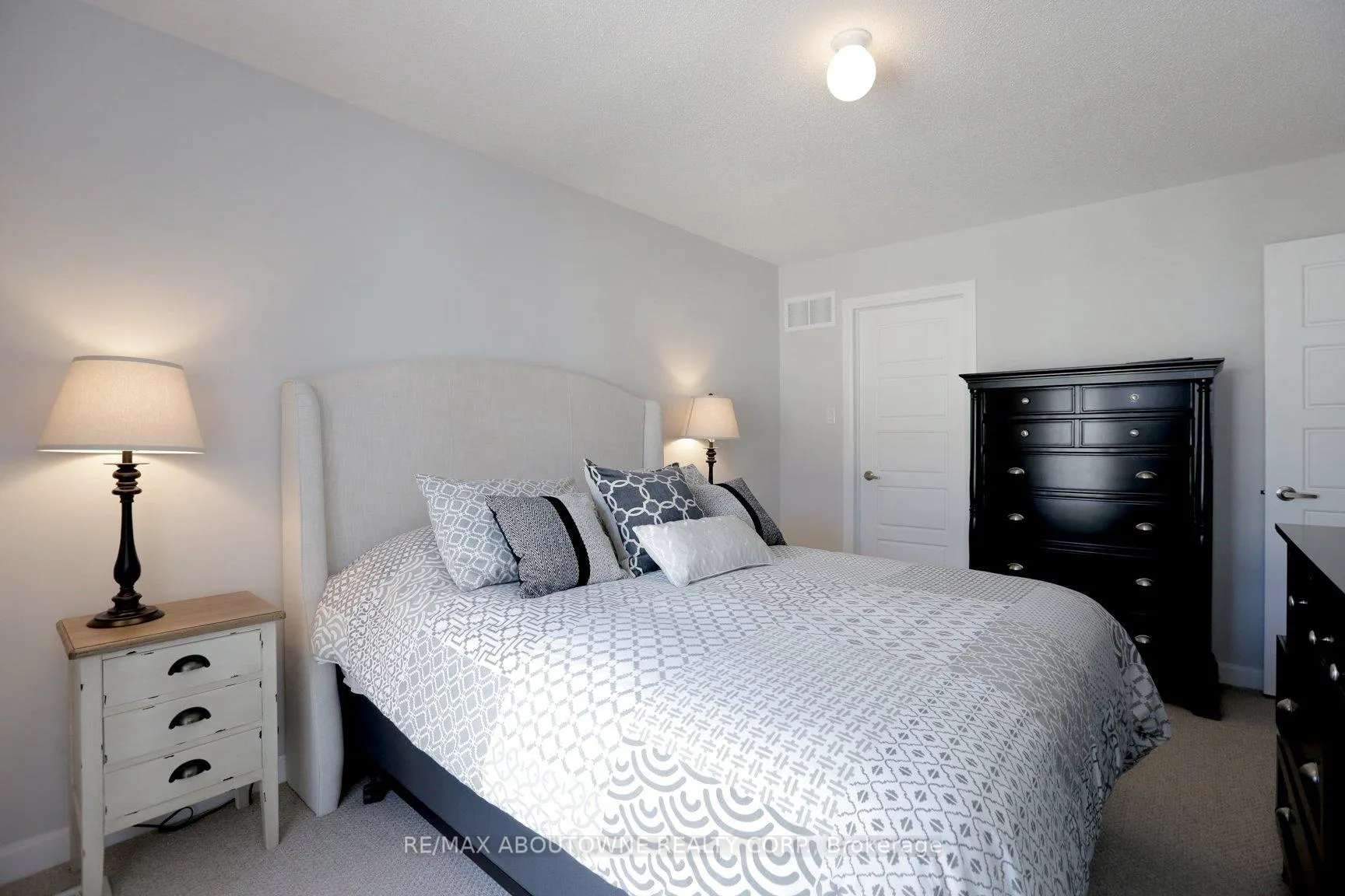 Photo 15 of Unit 126, 165 Hampshire Way, Milton, Dempsey — HOMEH