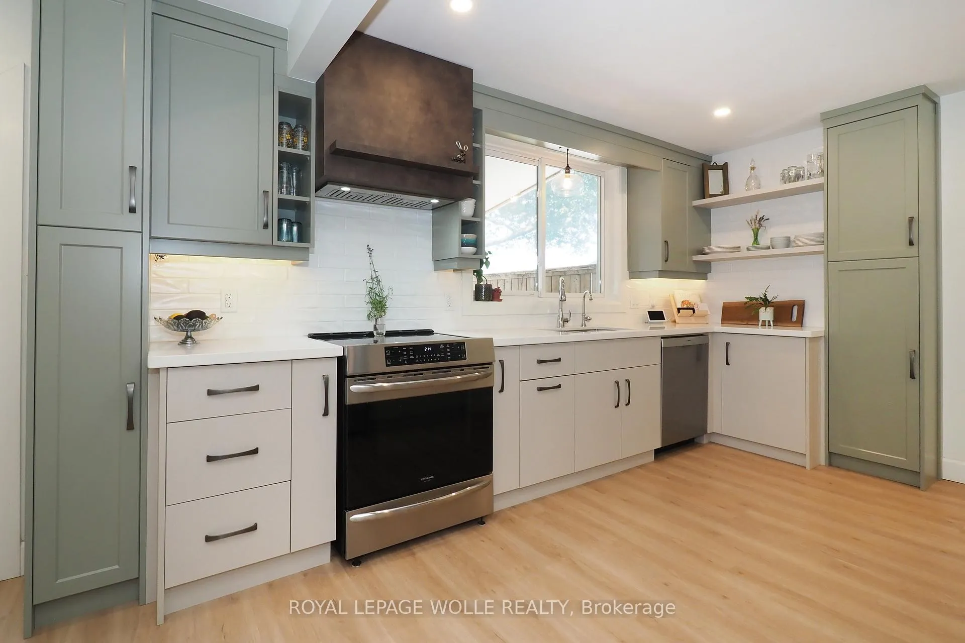 Photo 16 of 784 Elizabeth Street, Kitchener, Northward — HOMEH