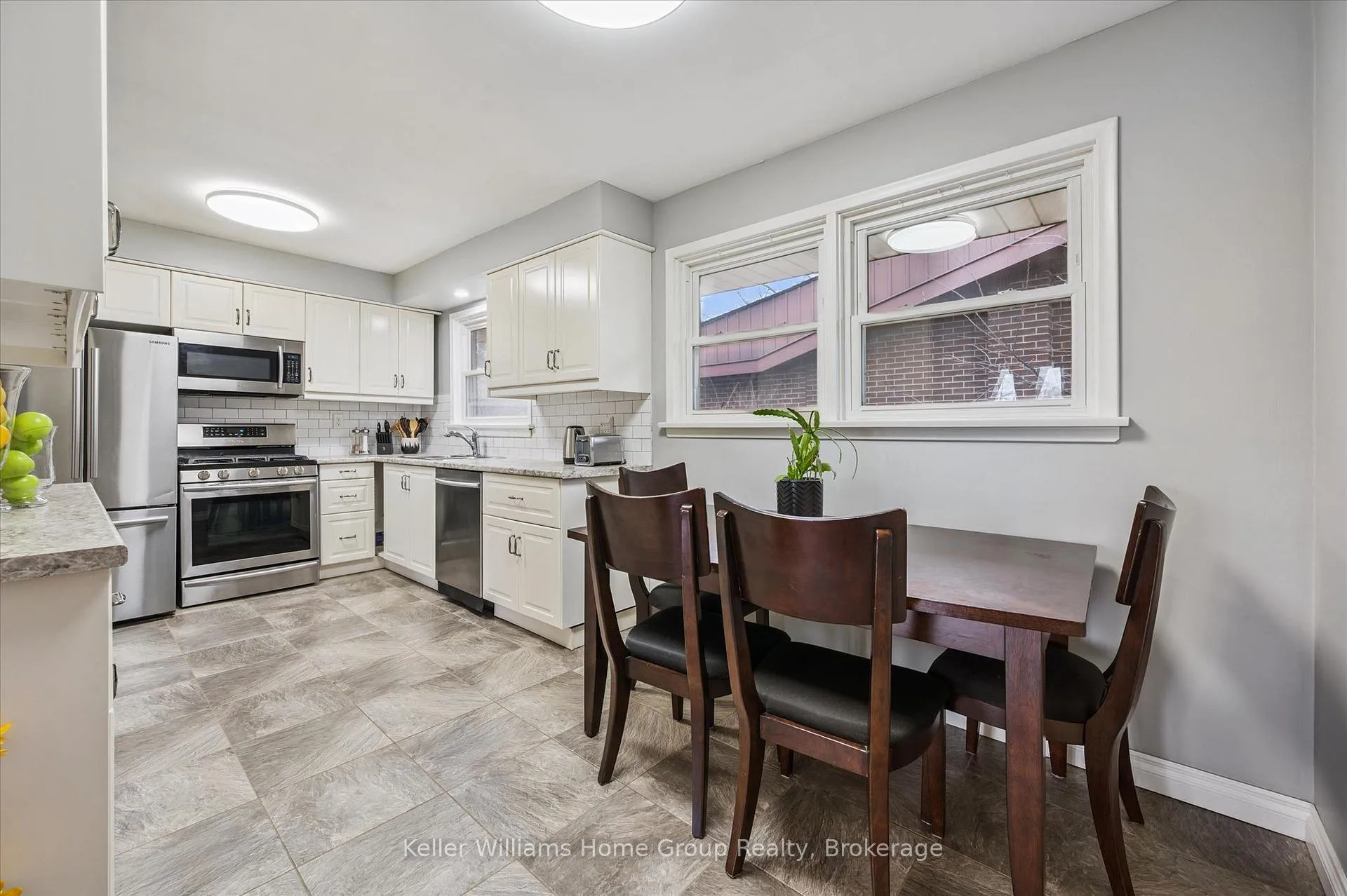Photo 5 of 44 Meyer Drive, Guelph, St. George's — HOMEH
