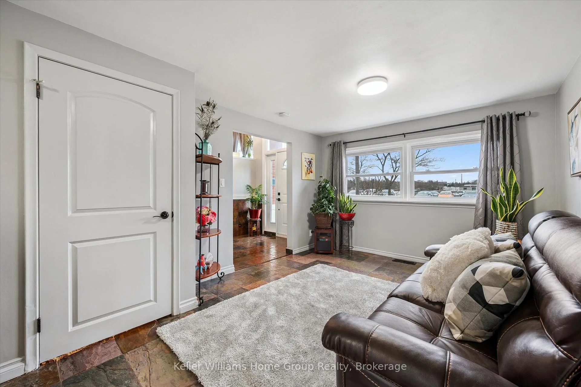 Photo 12 of 44 Meyer Drive, Guelph, St. George's — HOMEH