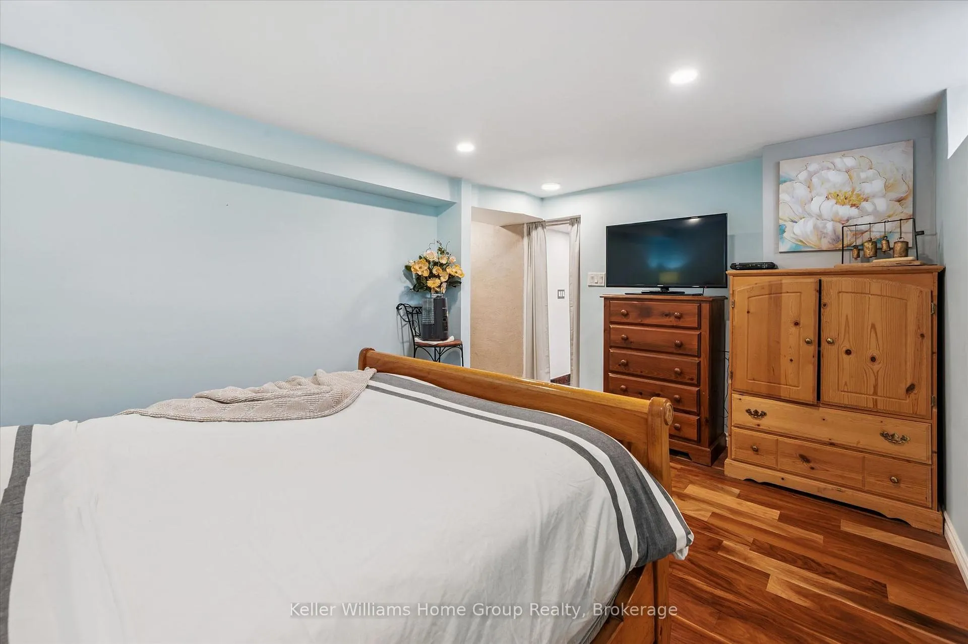 Photo 23 of 44 Meyer Drive, Guelph, St. George's — HOMEH