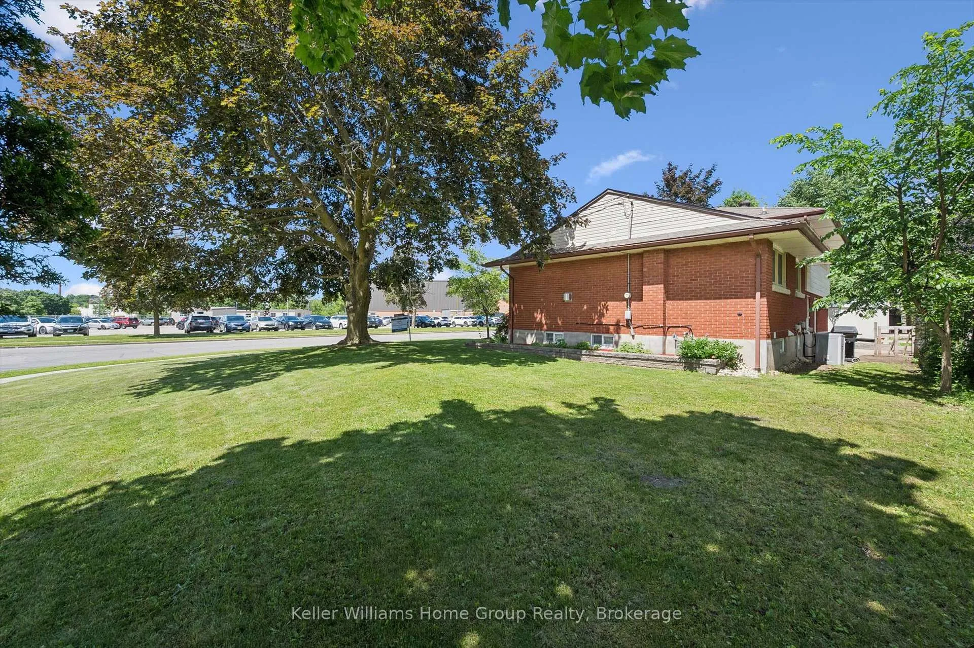 Photo 27 of 44 Meyer Drive, Guelph, St. George's — HOMEH