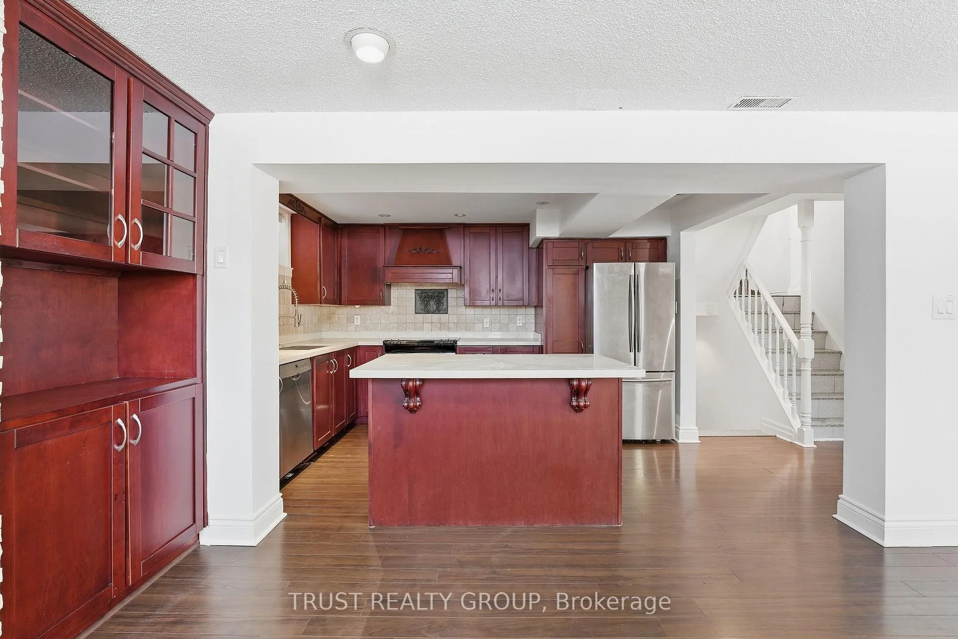 Photo 20 of 9 Del Ria Drive, North York, Maple Leaf — HOMEH