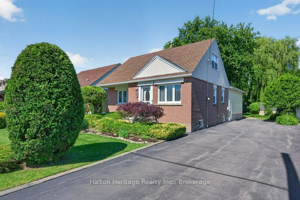 Photo 3 of 476 East 37th Street, Hamilton, Macassa — HOMEH