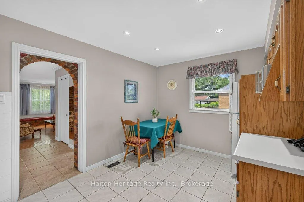 Photo 12 of 476 East 37th Street, Hamilton, Macassa — HOMEH