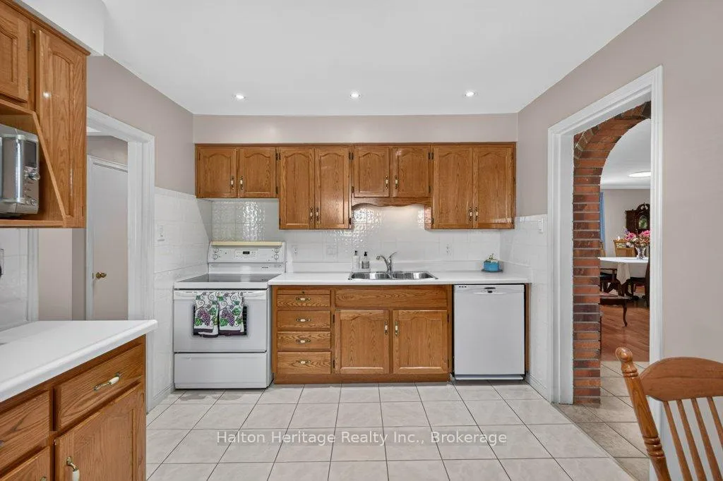 Photo 13 of 476 East 37th Street, Hamilton, Macassa — HOMEH
