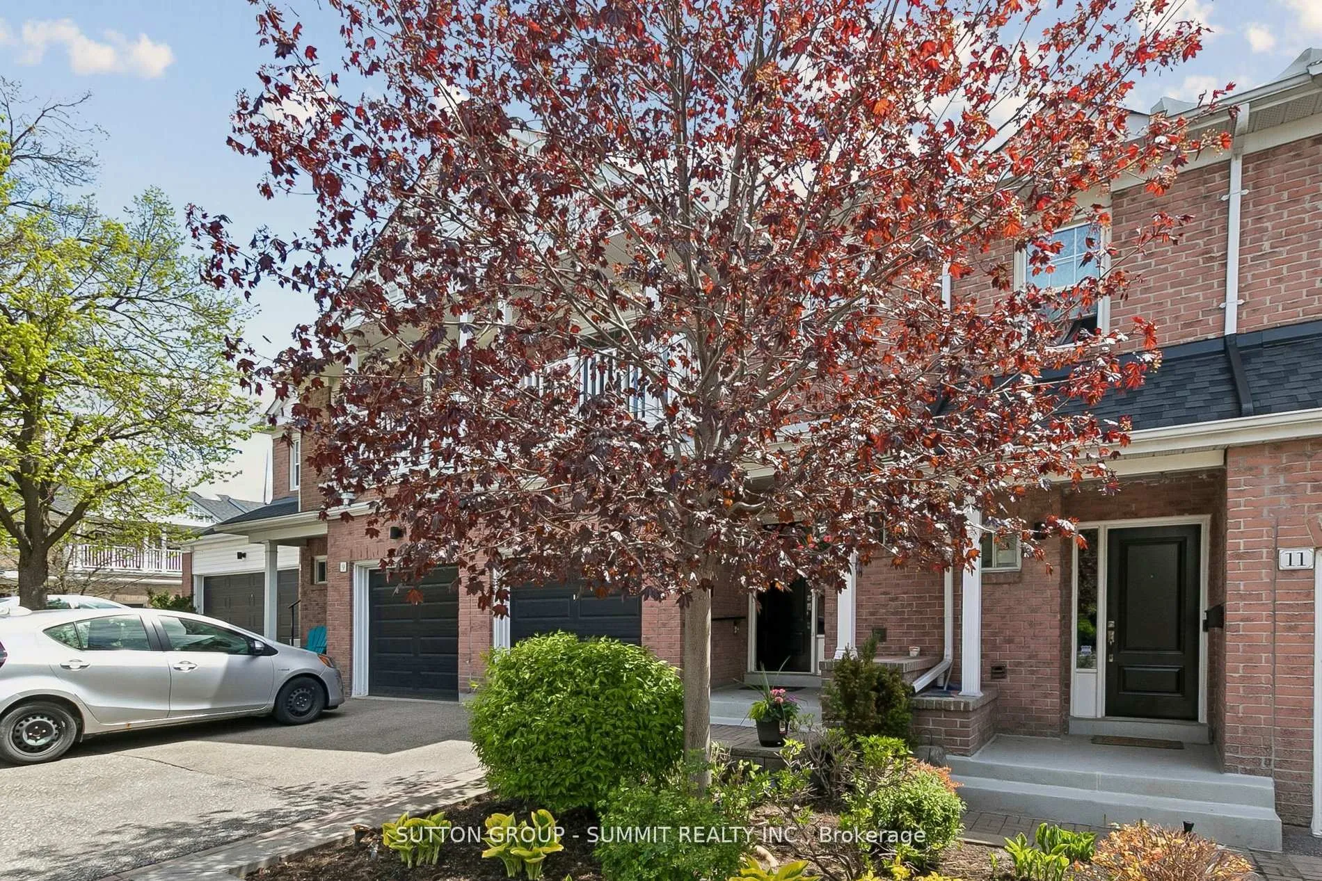 Photo 4 of 10 Tamarack Circle, Etobicoke, Kingsview Village-The Westway — HOMEH