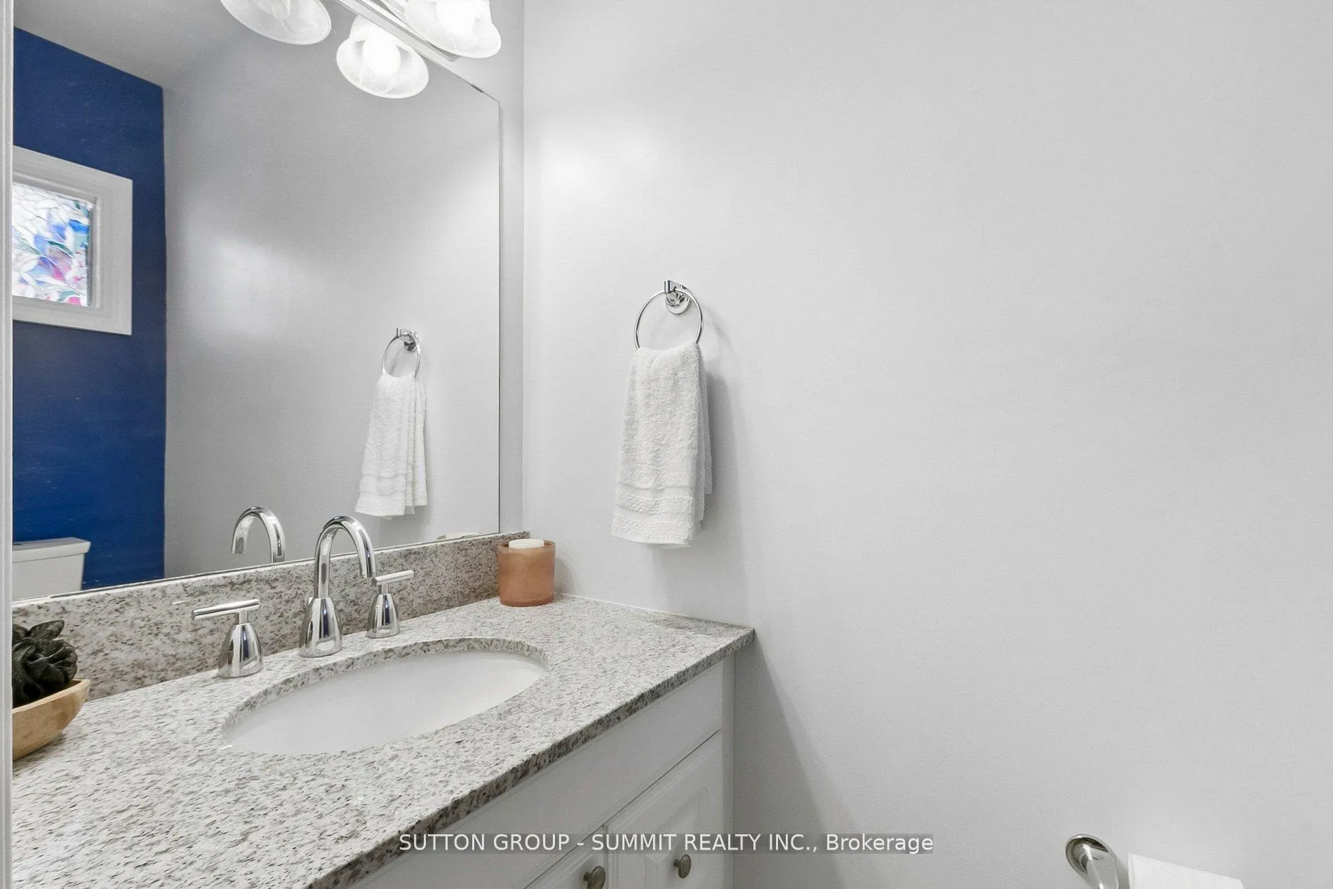 Photo 7 of 10 Tamarack Circle, Etobicoke, Kingsview Village-The Westway — HOMEH