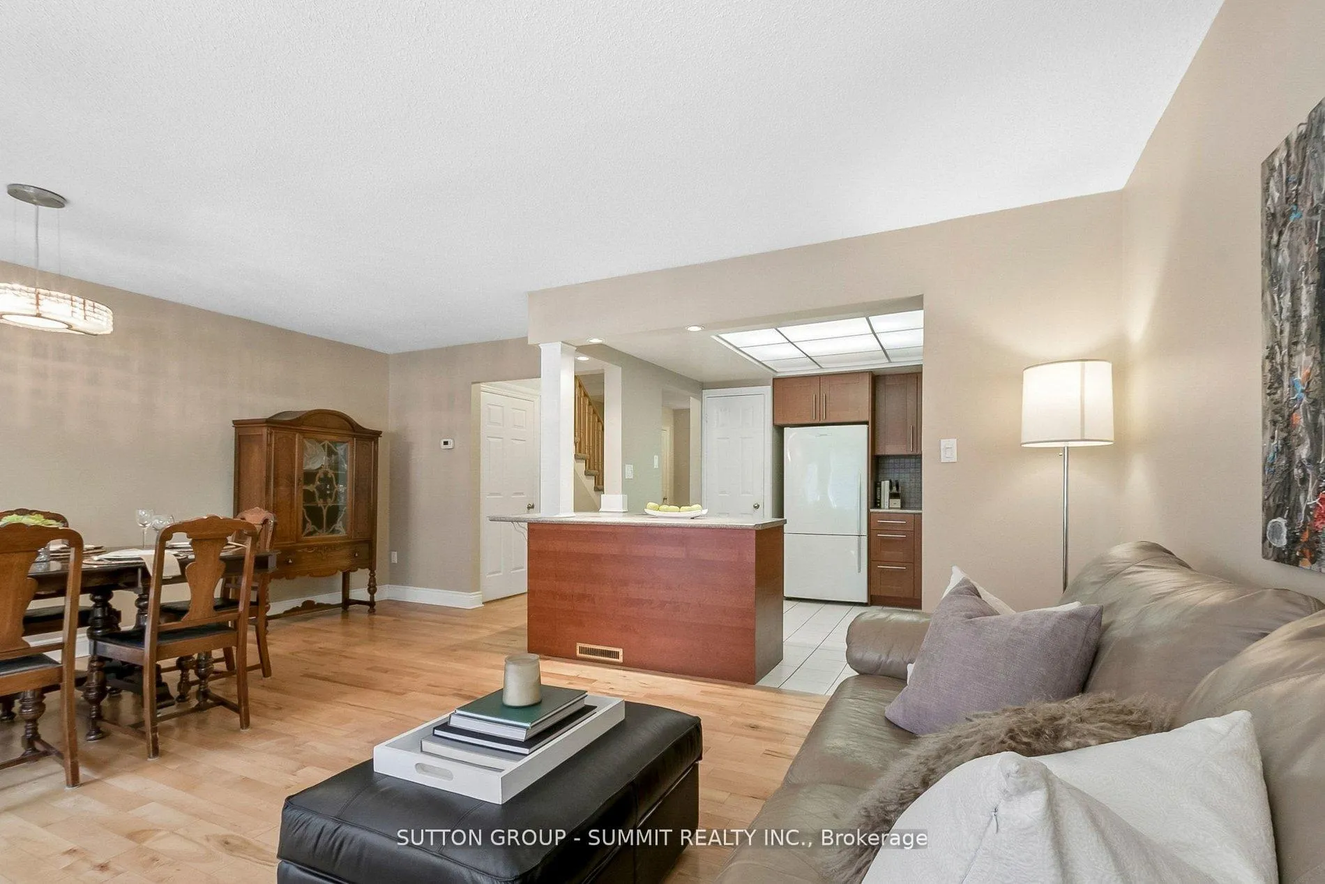 Photo 16 of 10 Tamarack Circle, Etobicoke, Kingsview Village-The Westway — HOMEH