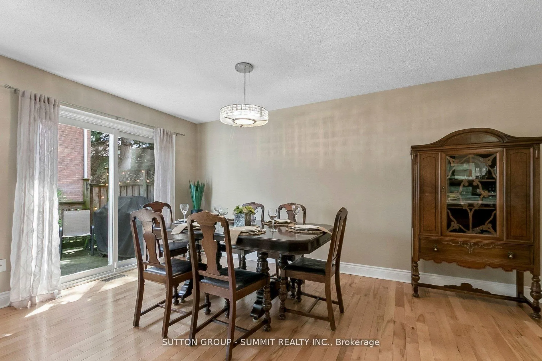 Photo 19 of 10 Tamarack Circle, Etobicoke, Kingsview Village-The Westway — HOMEH