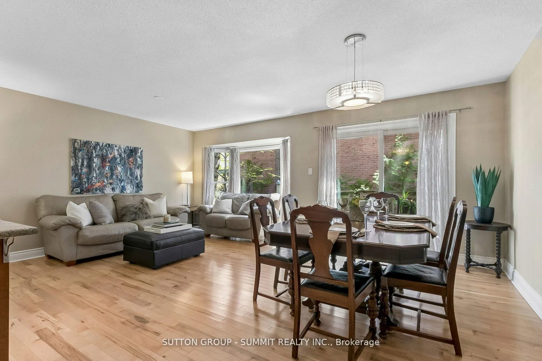 Photo 21 of 10 Tamarack Circle, Etobicoke, Kingsview Village-The Westway — HOMEH