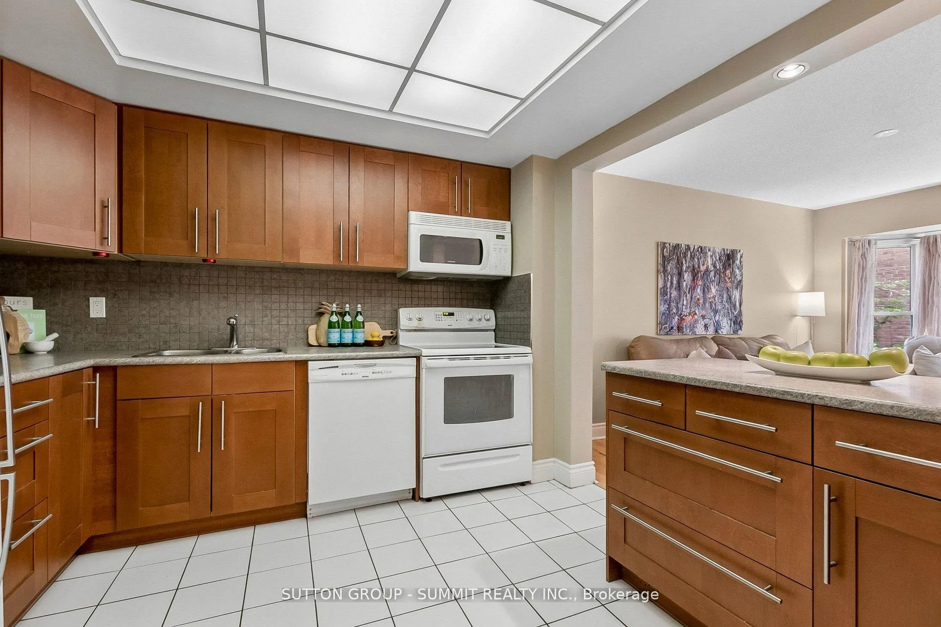 Photo 26 of 10 Tamarack Circle, Etobicoke, Kingsview Village-The Westway — HOMEH