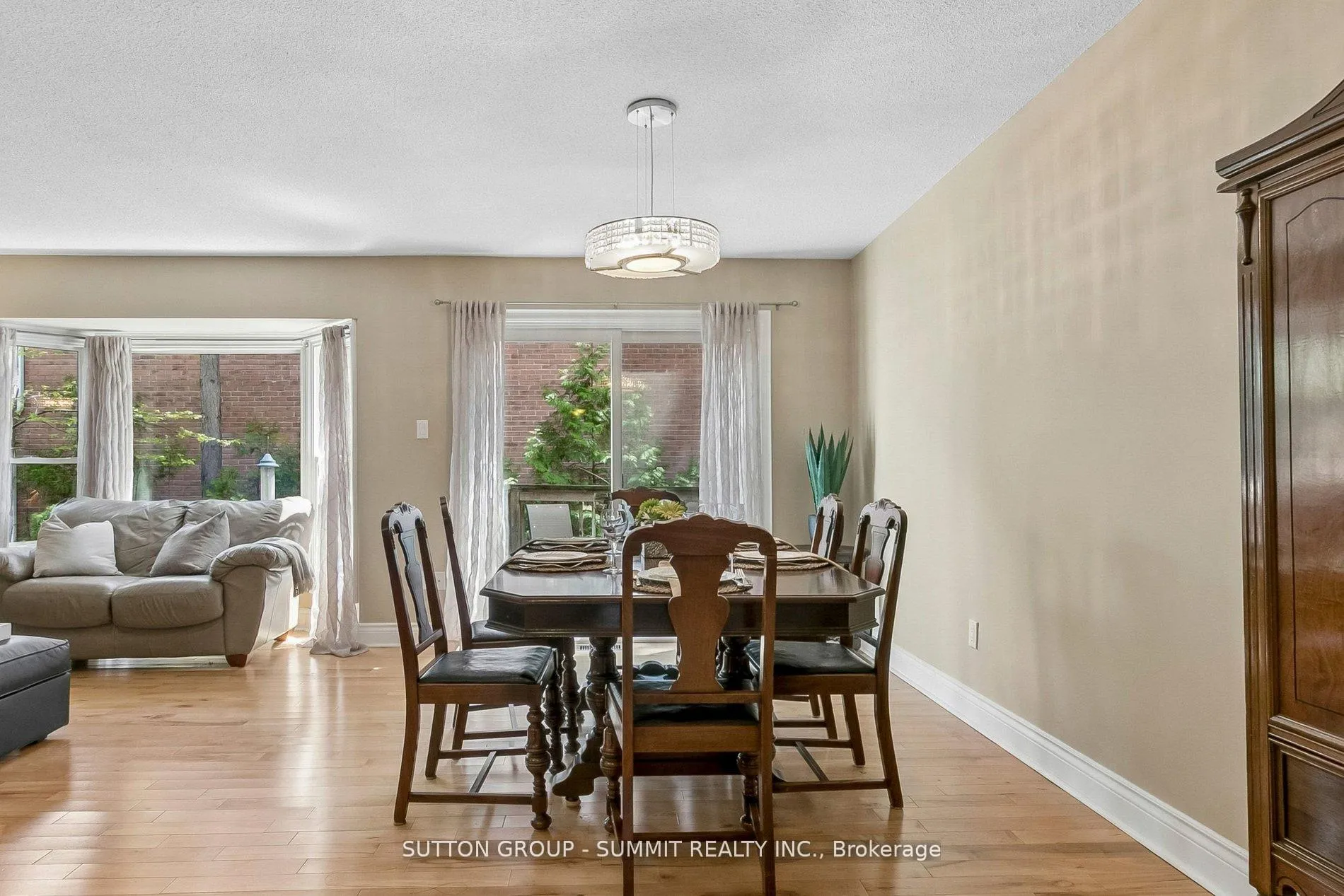 Photo 29 of 10 Tamarack Circle, Etobicoke, Kingsview Village-The Westway — HOMEH
